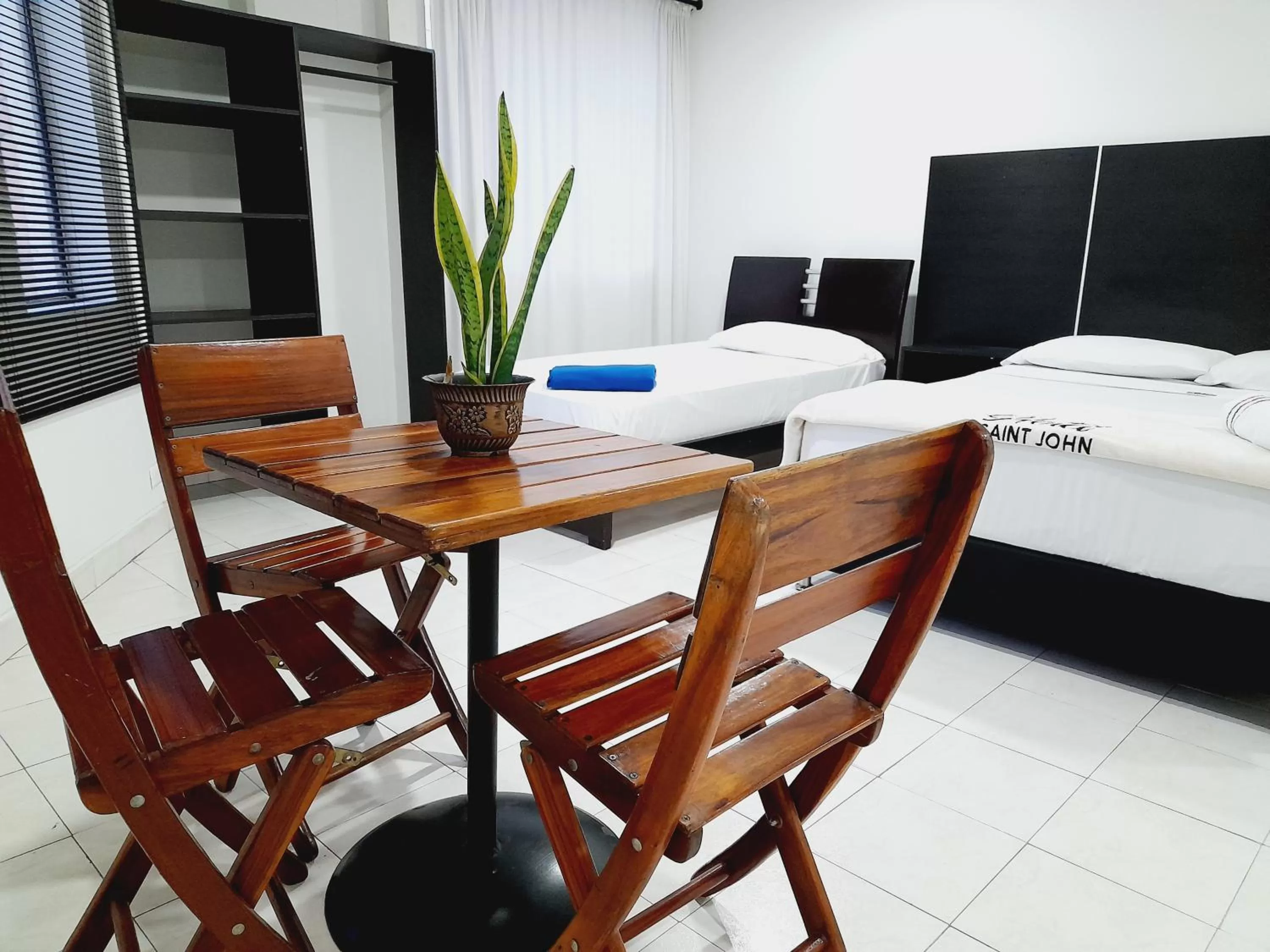 Photo of the whole room in Hotel Saint John