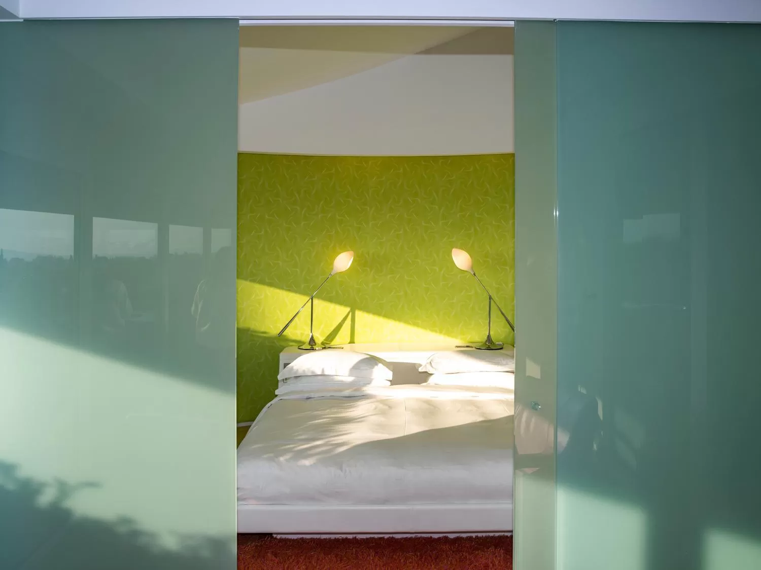 Photo of the whole room, Bed in Semiramis