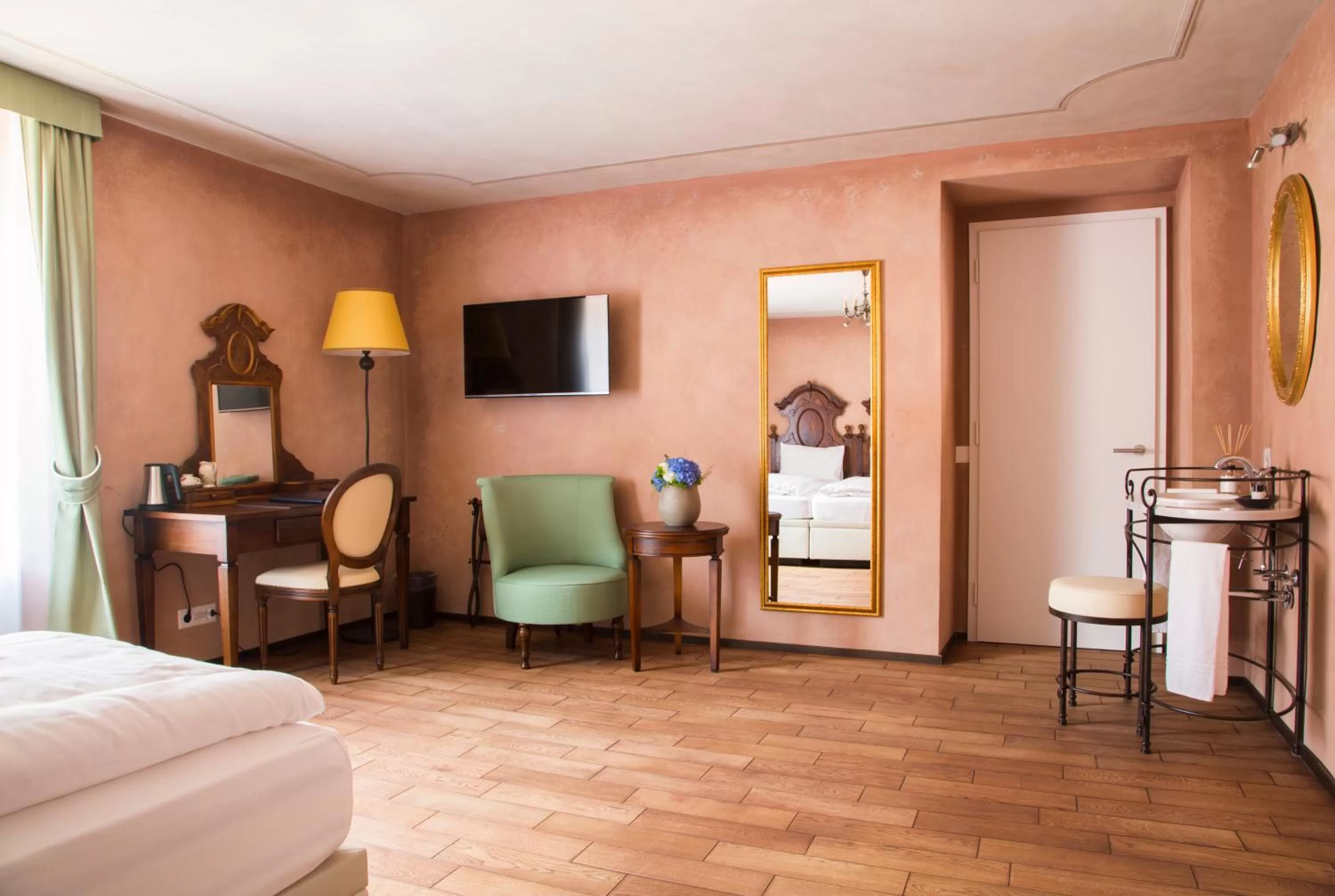 Coffee/tea facilities, Bed in Boutique & Business Hotel La Tureta