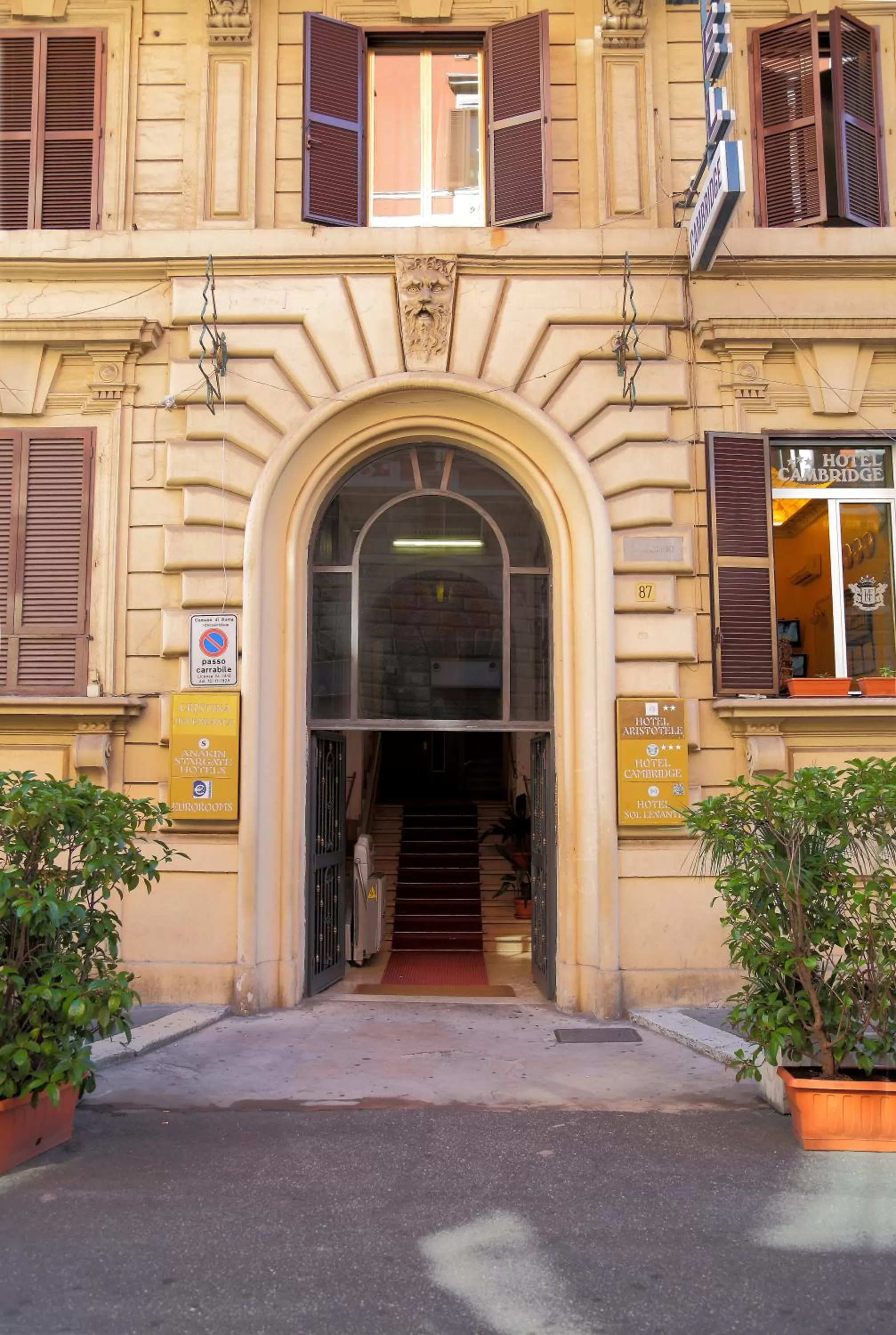 Facade/entrance in Hotel Sol Levante