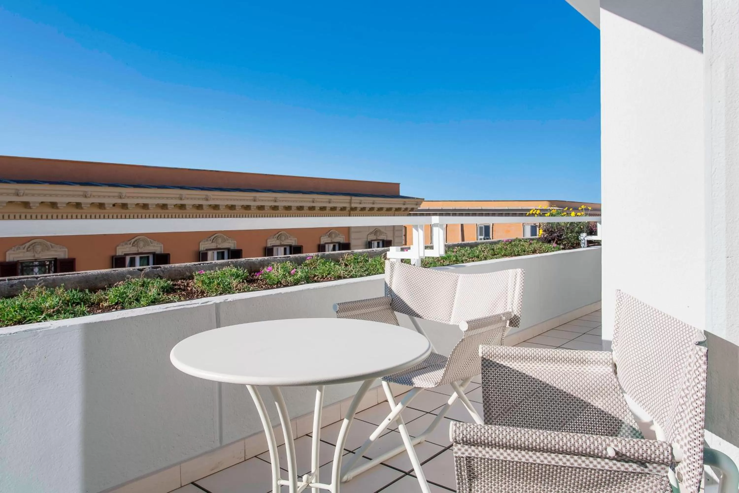 Photo of the whole room in Le Meridien Visconti Rome