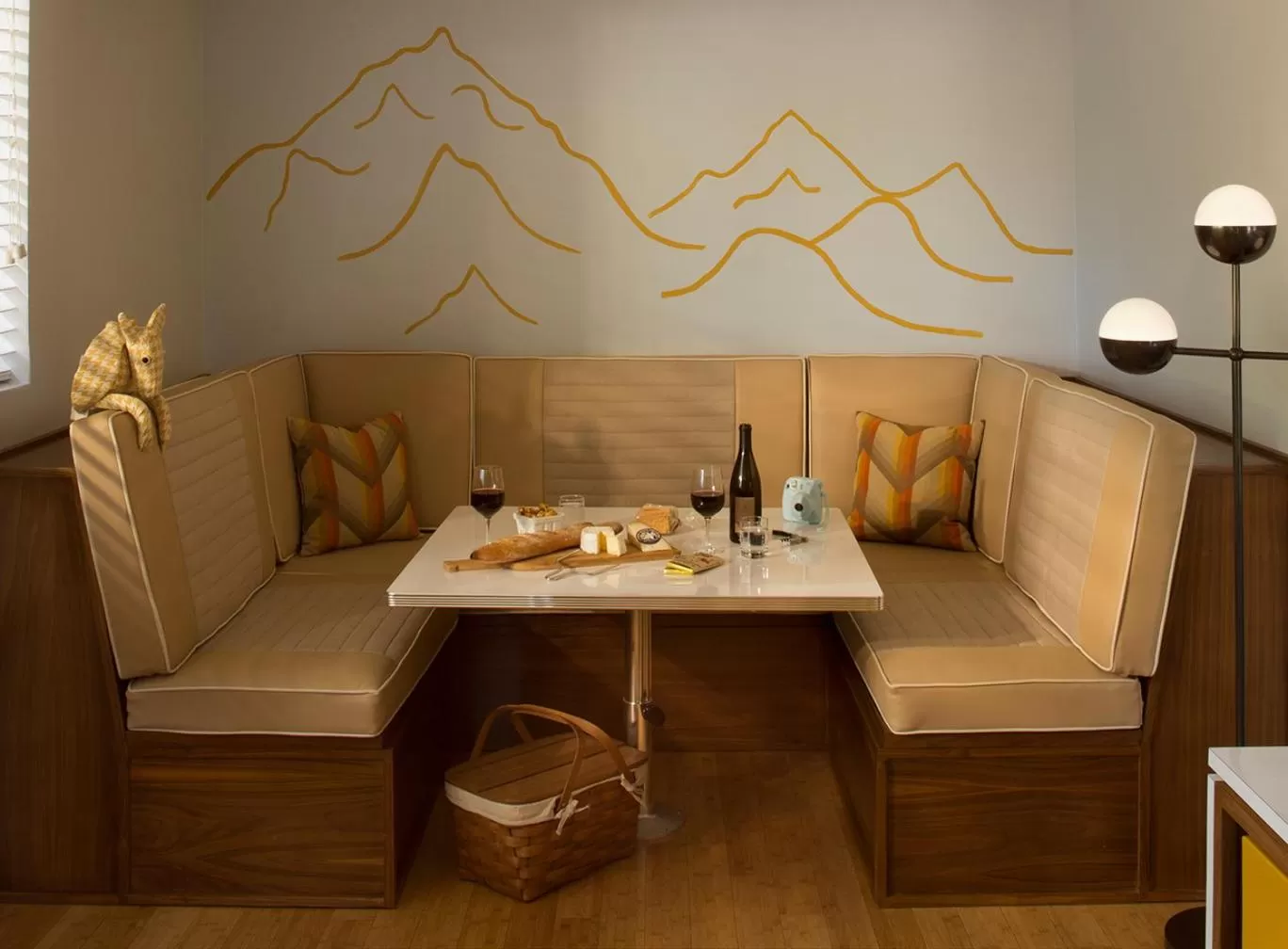 Living room in Calistoga Motor Lodge and Spa