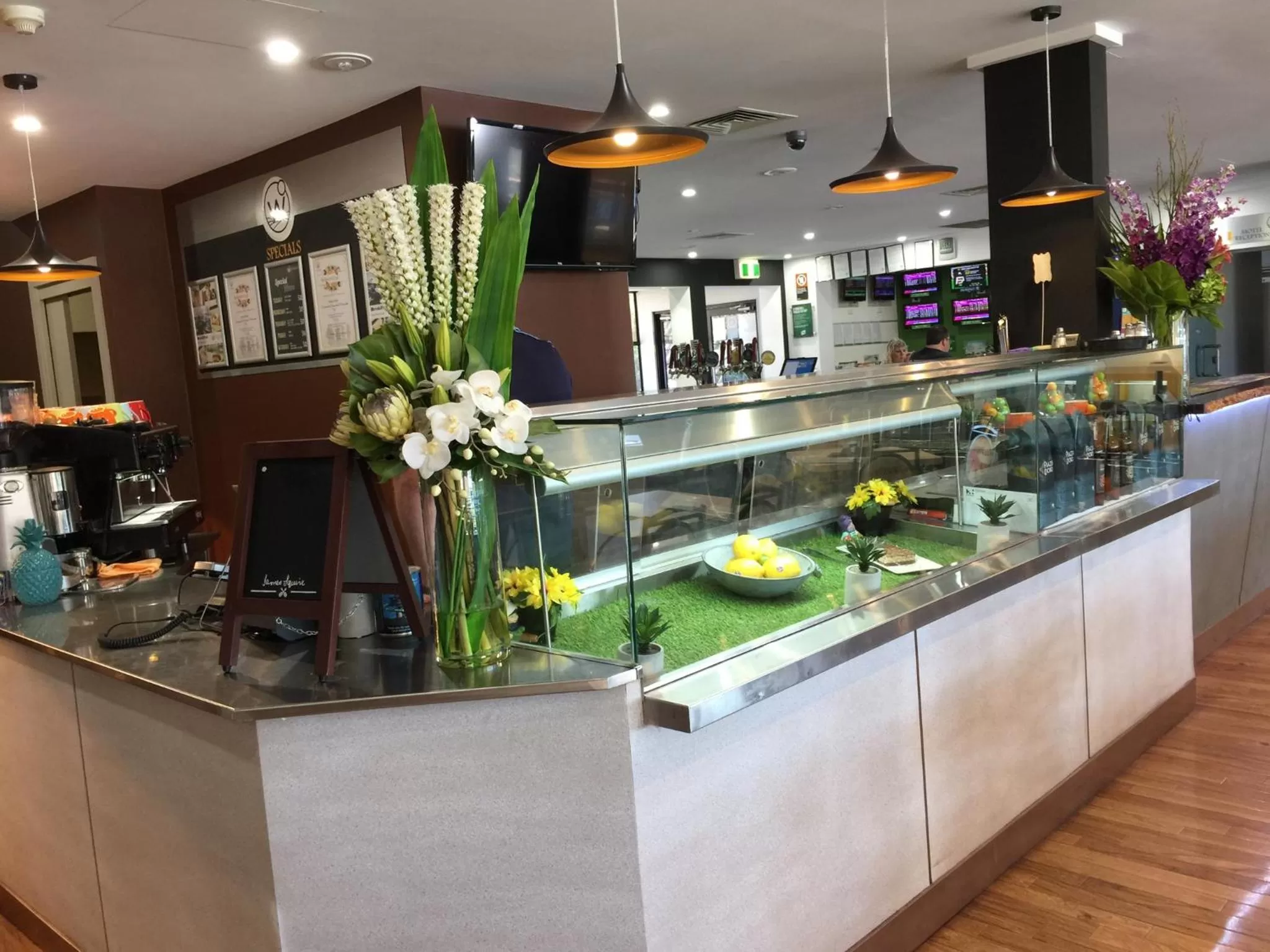 Lounge or bar in Mariners on the Waterfront