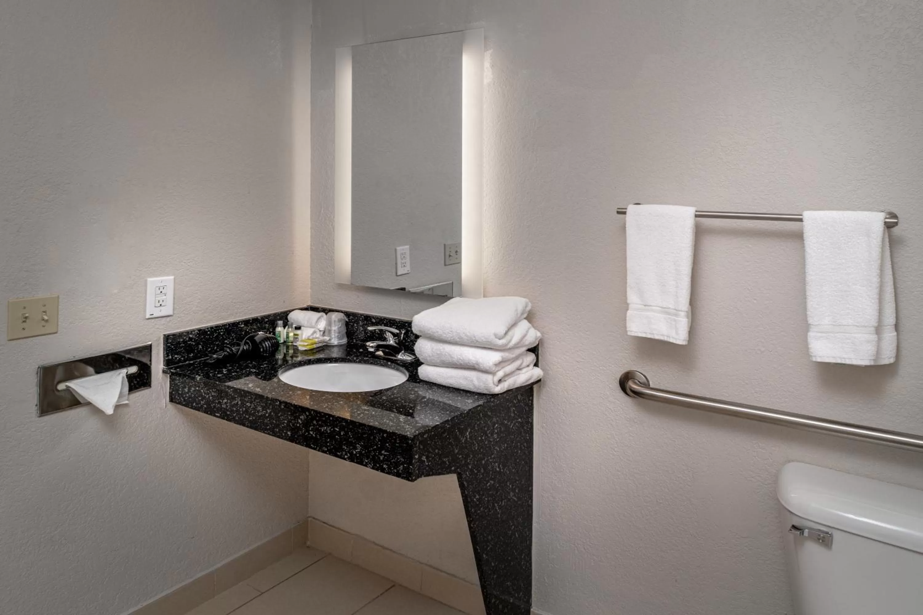 Bathroom in Holiday Inn Express and Suites Pikeville by IHG