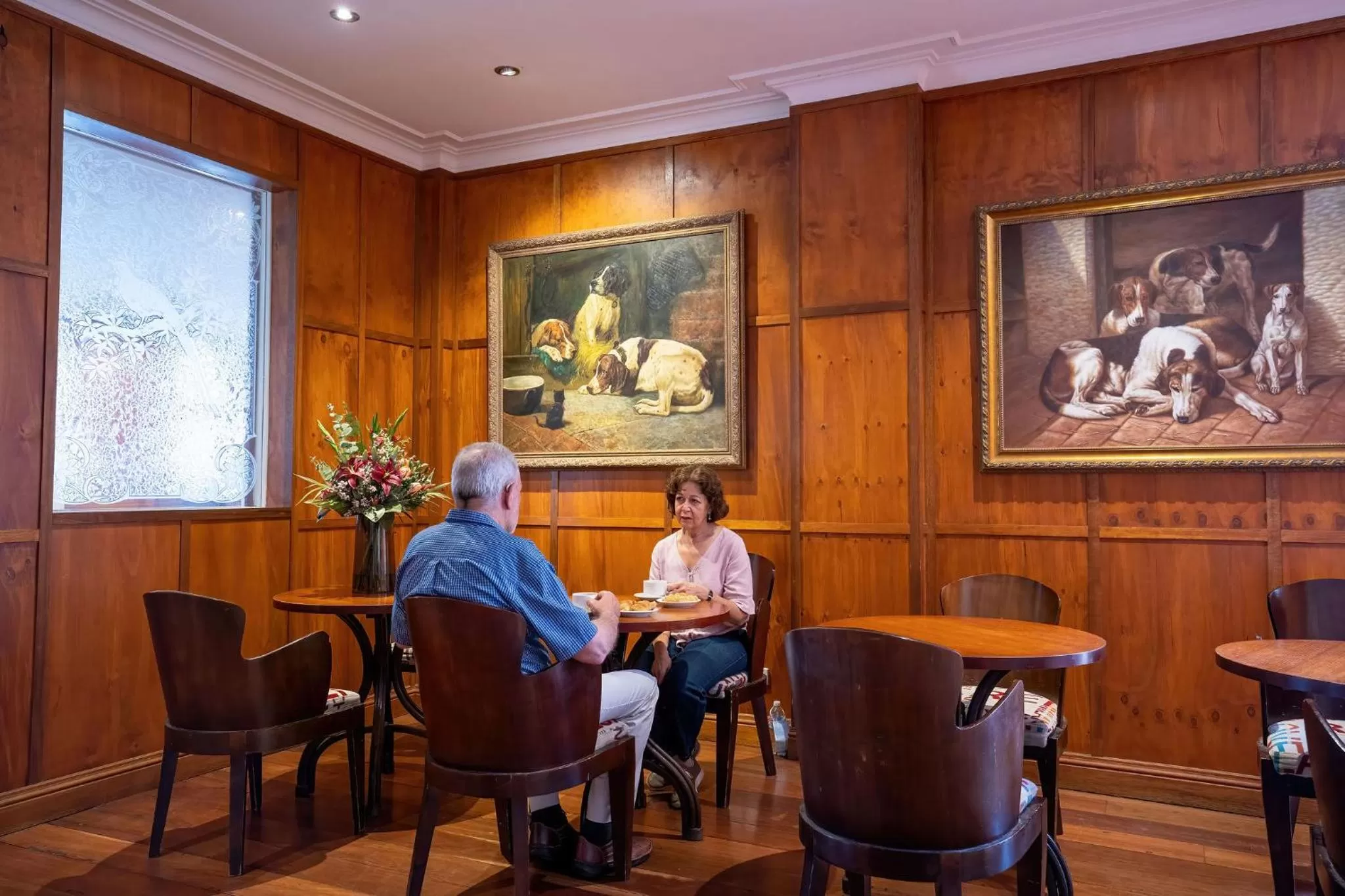 Lounge or bar in Mercure Canberra