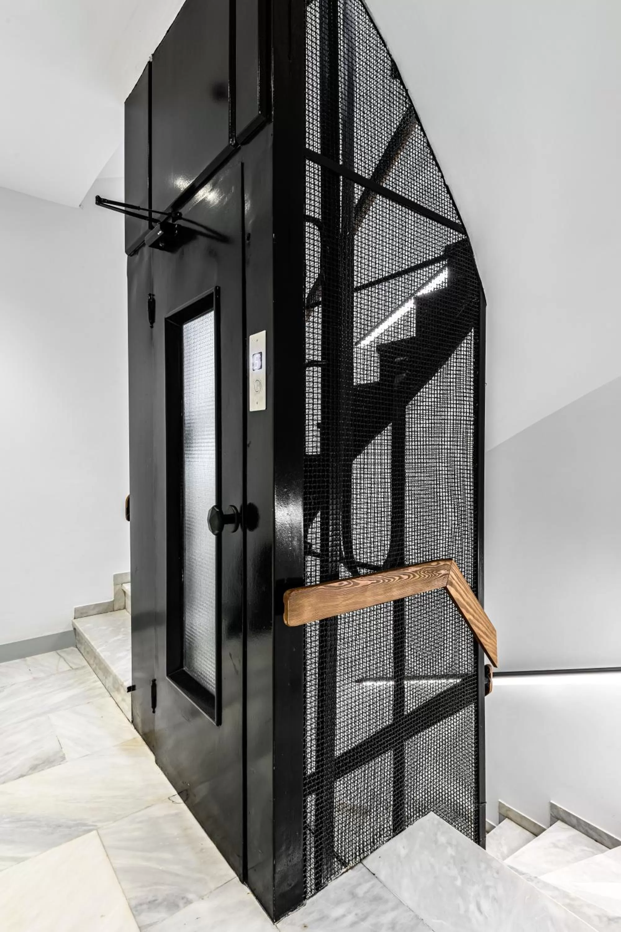 Property building in Mosaikon