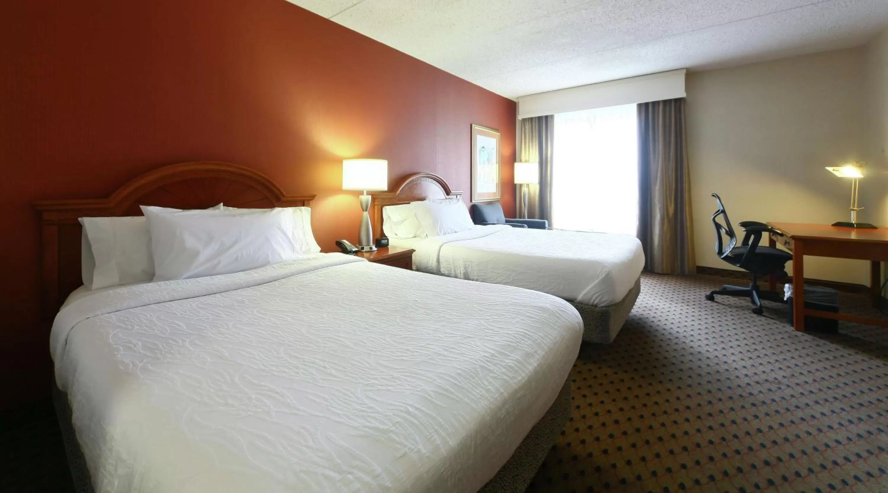 Bed in Hilton Garden Inn Secaucus/Meadowlands