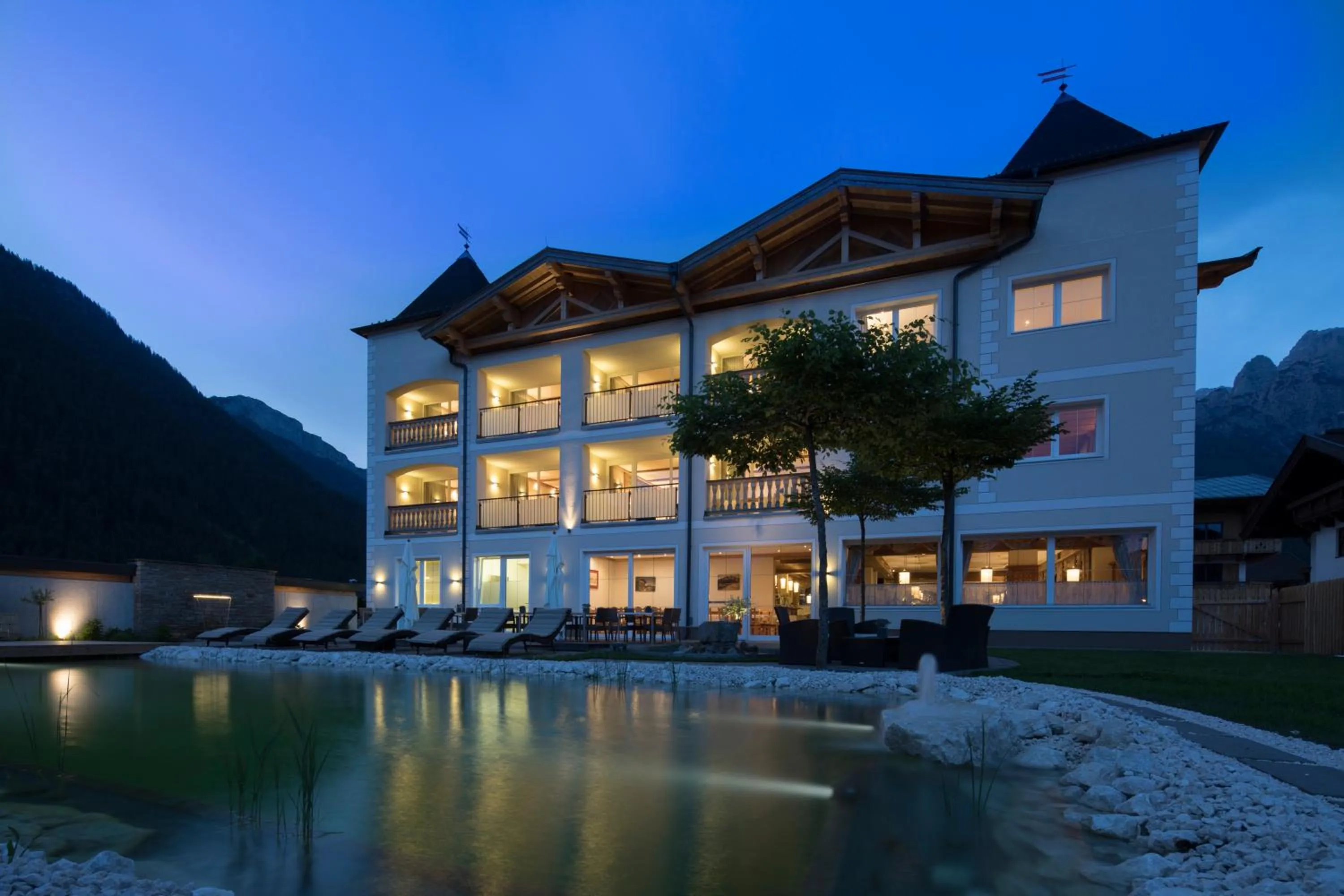 Property building in Hotel & Appartements Heigenhauser