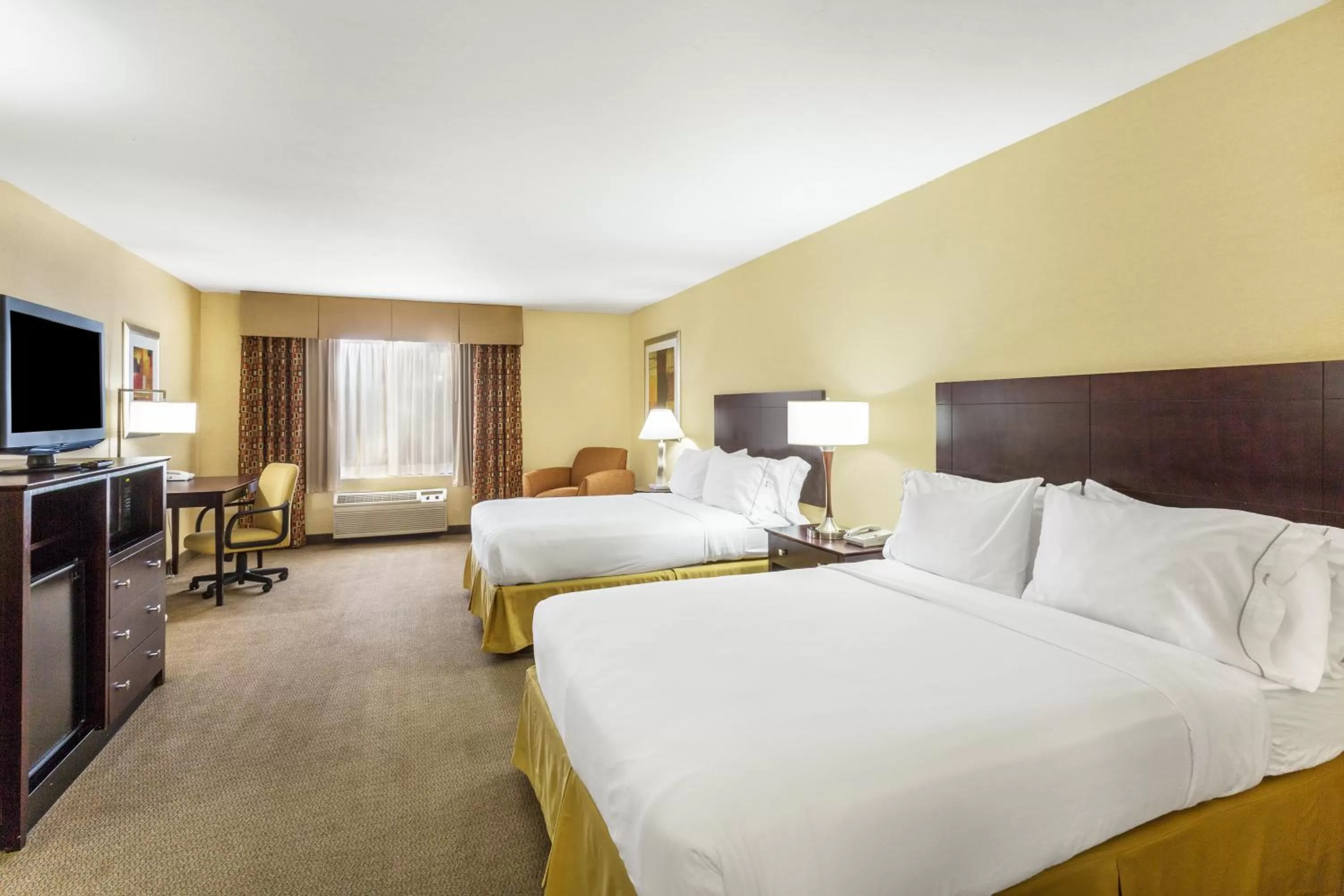 Photo of the whole room, Bed in Holiday Inn Express Hotel & Suites Nogales by IHG