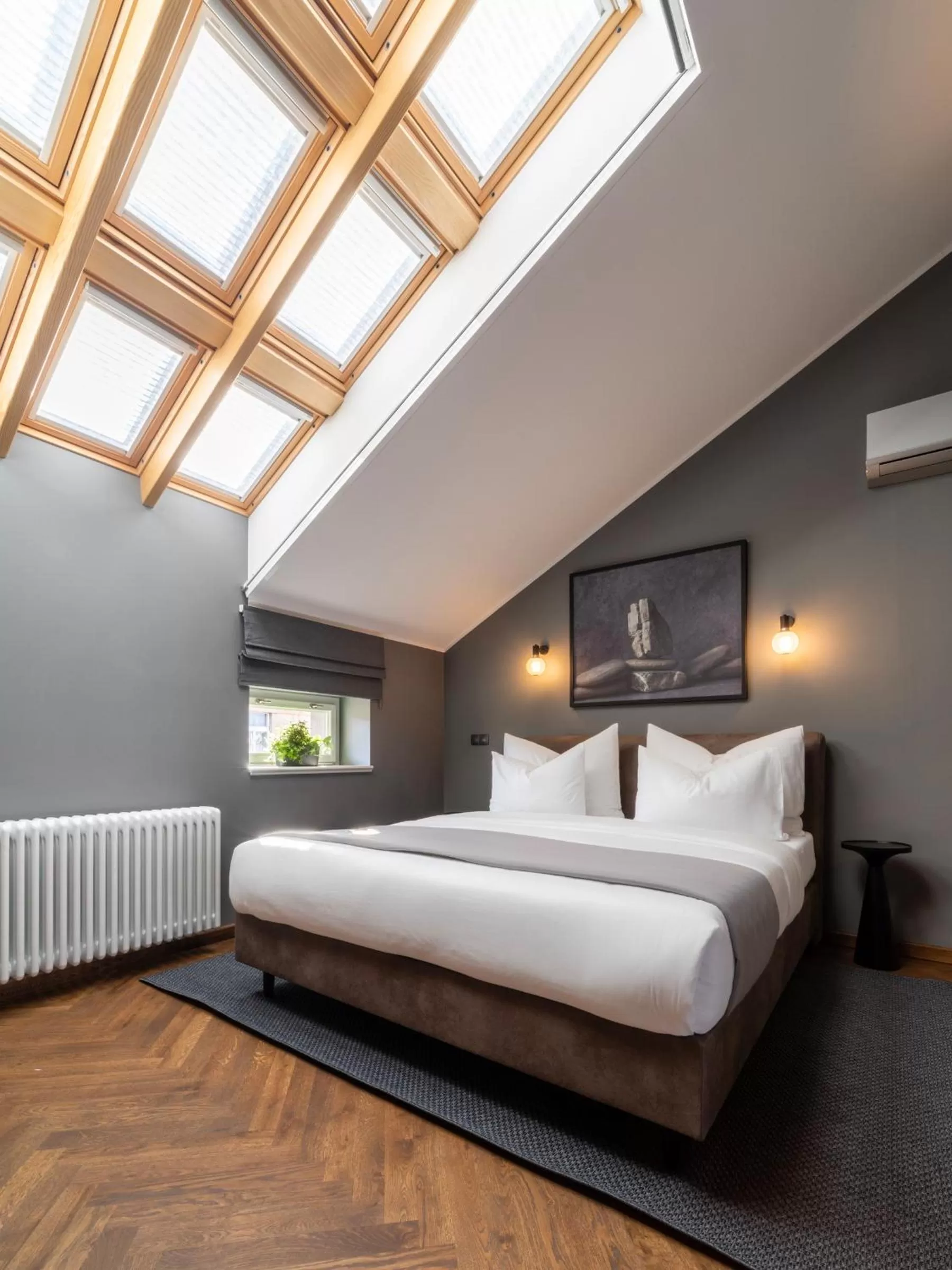 Bedroom, Bed in The Viaduct - Suites & More