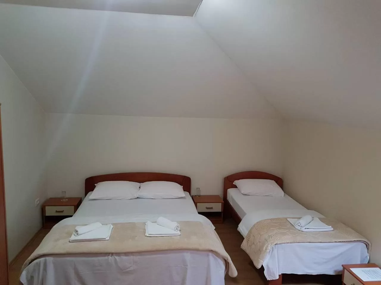 Bed in OSTROG Aparthotel KOLIBA-VLASTNIŠTVO MANASTIRA OSTROG