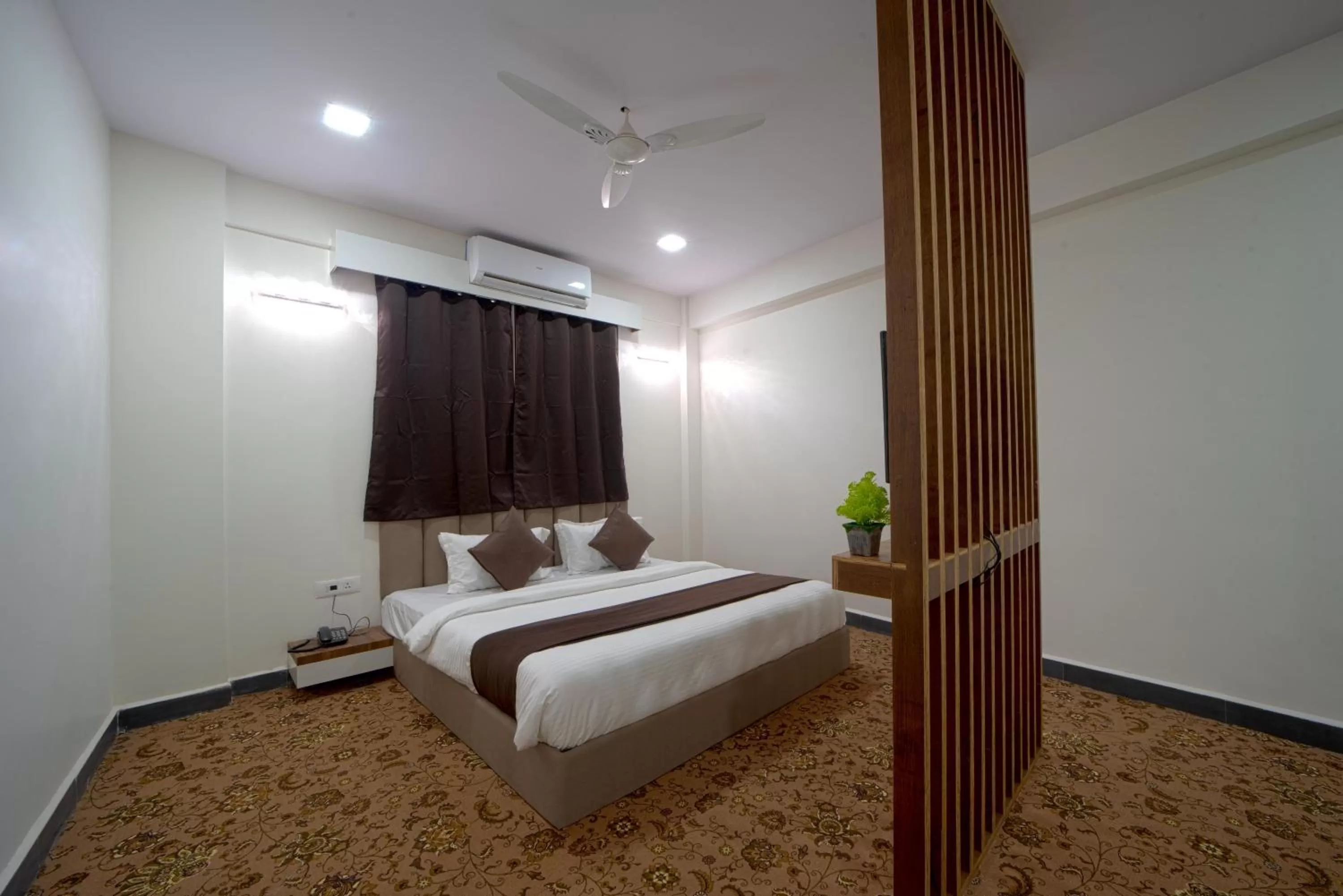 Bedroom, Bed in Hotel Jurkis, Kolhapur