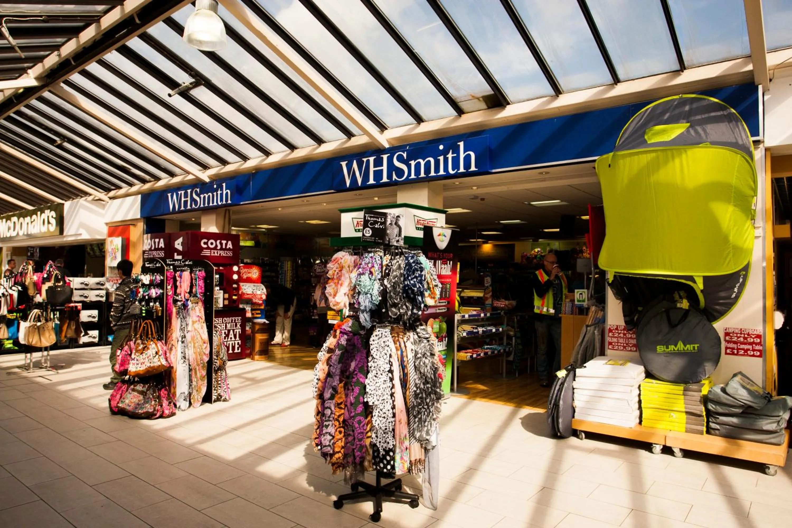 On-site shops in Days Inn Taunton