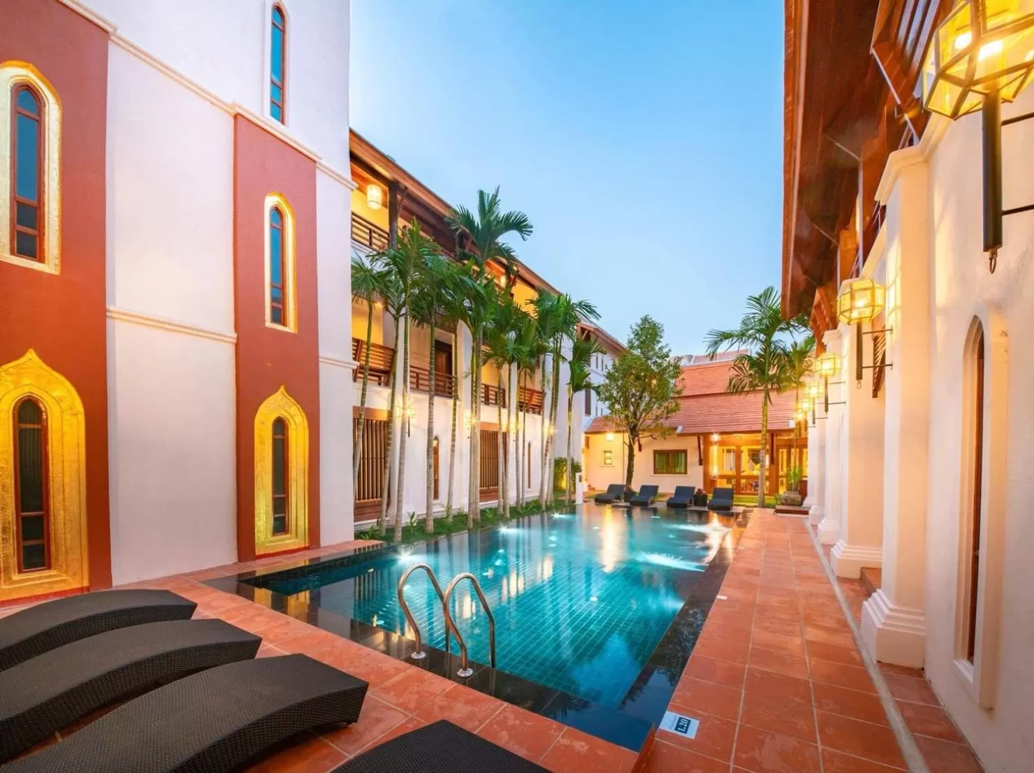 Swimming pool in Phra Singh Village