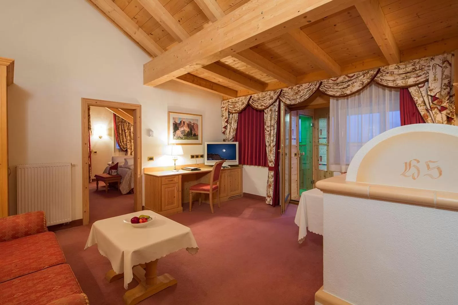 Bed in Hotel Sassongher