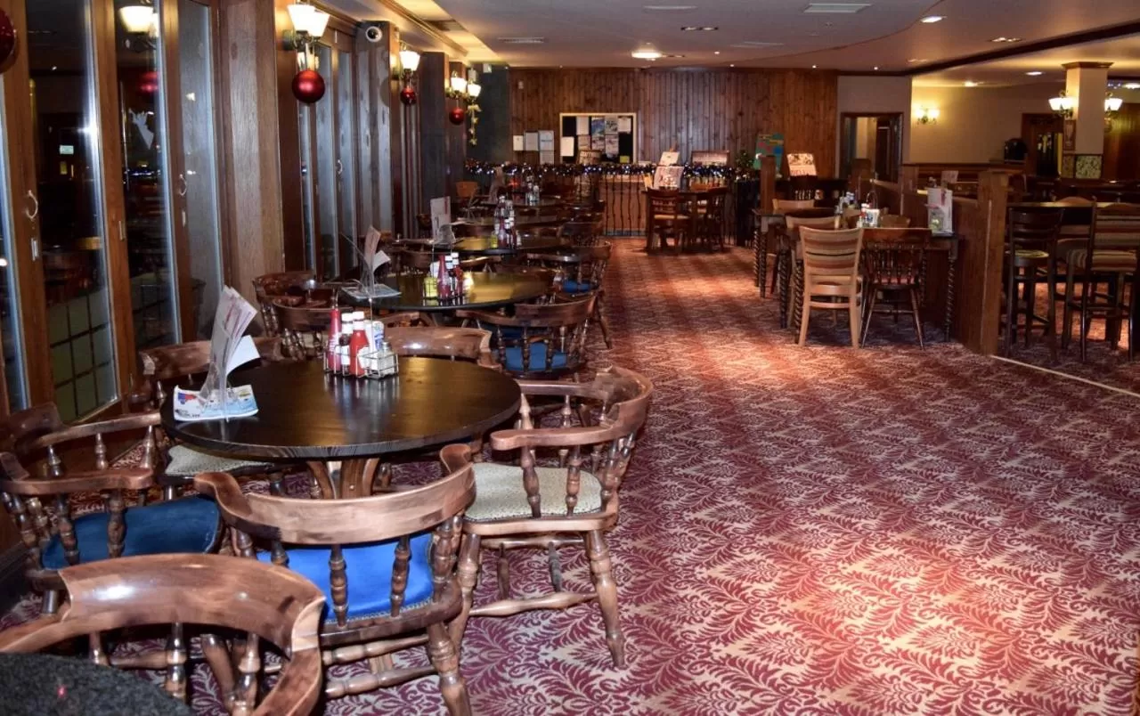Restaurant/Places to Eat in The Golden Acorn Wetherspoon