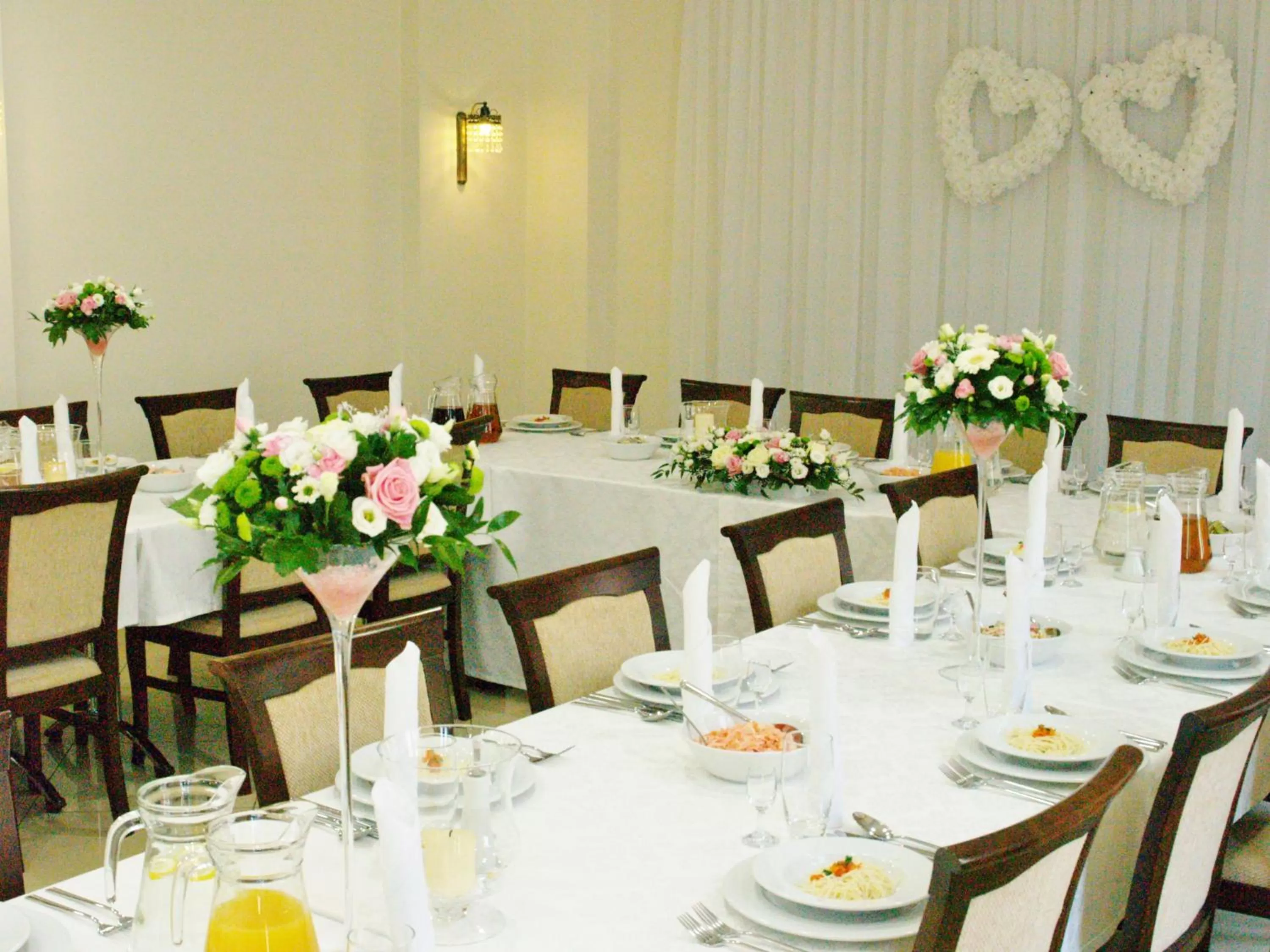 Restaurant/places to eat in Hotel Świętoborzec