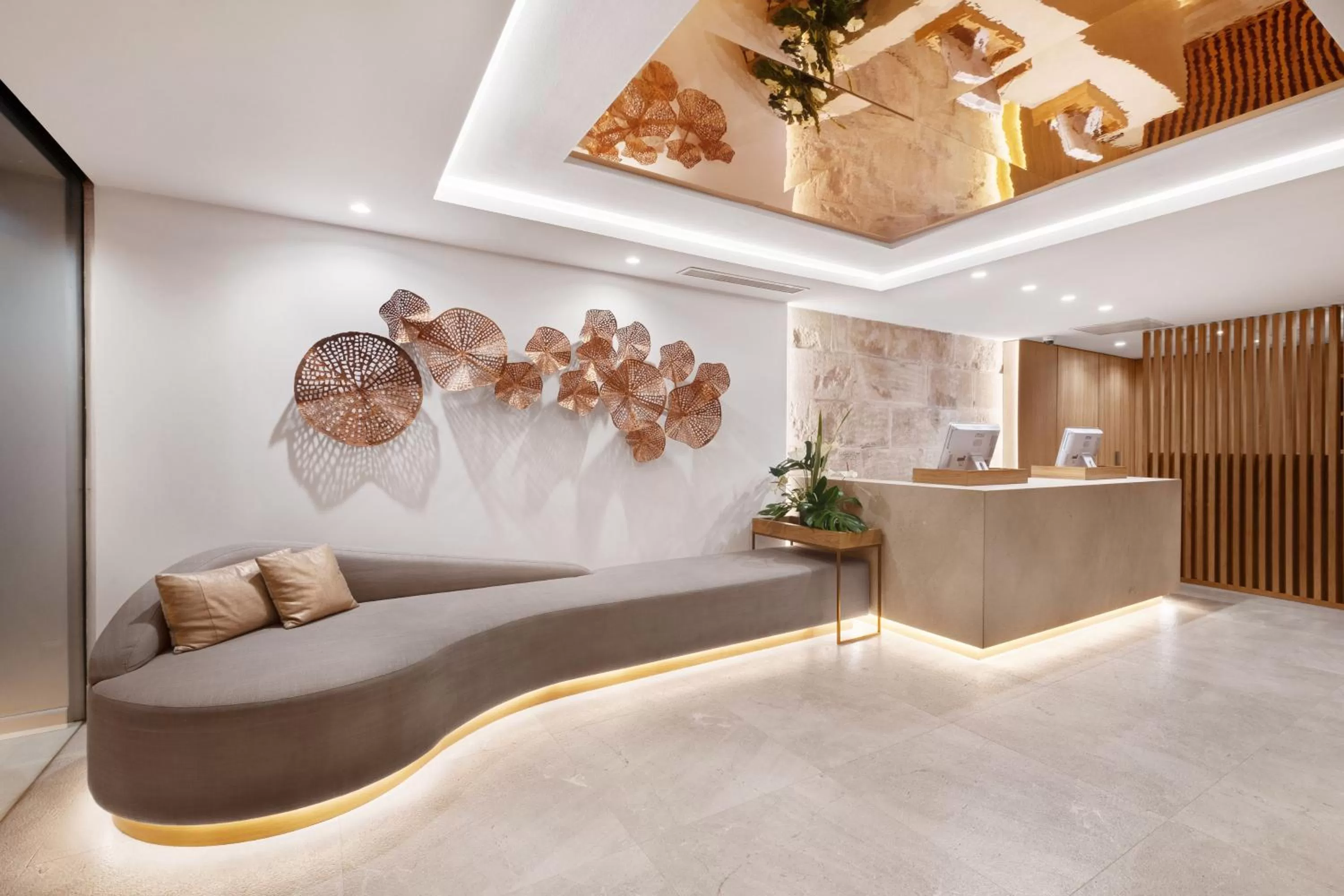 Lobby or reception in Hotel Almudaina