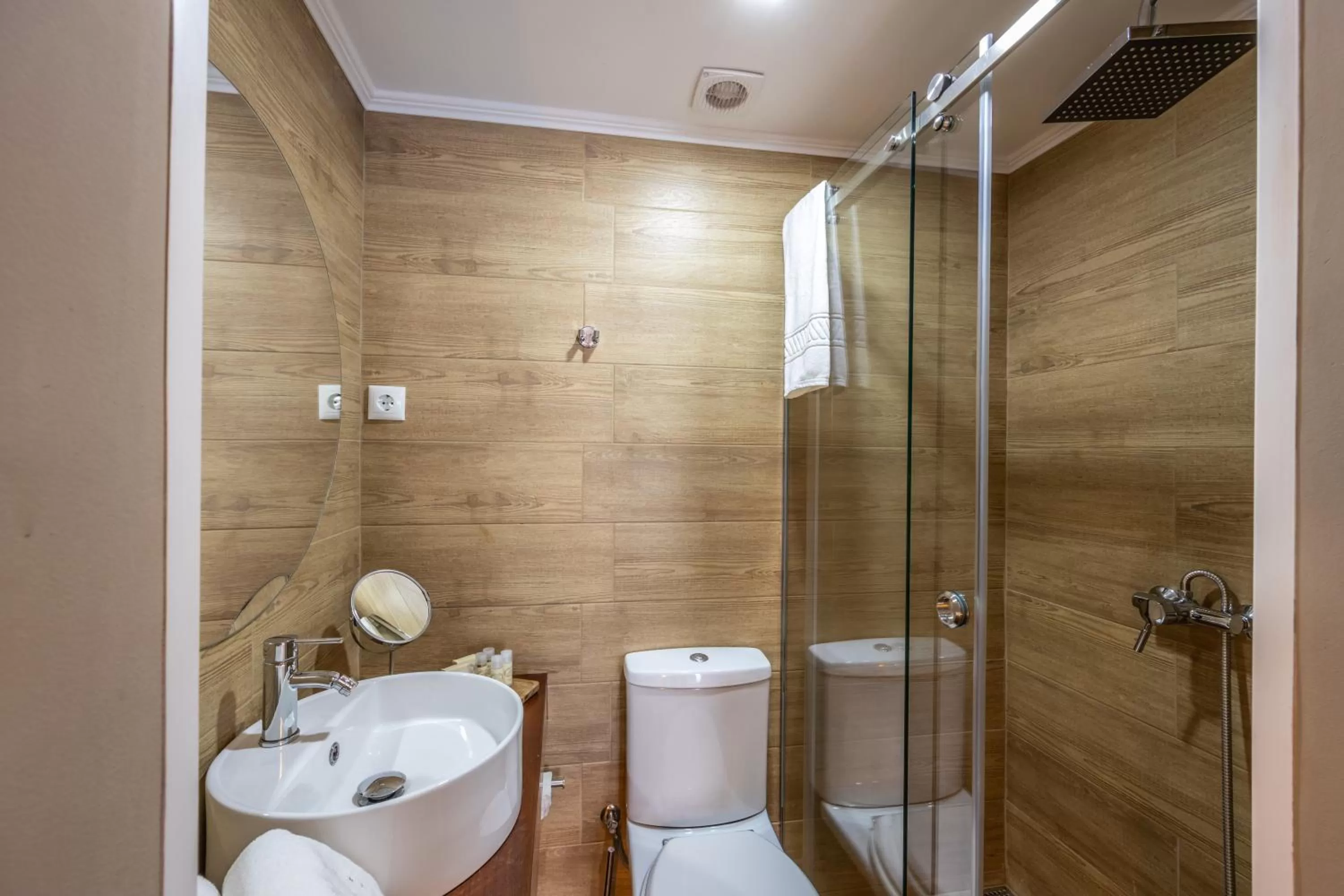 Shower in Bossa & Bed Hostel