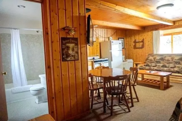 Sportsman Lodge Melrose MT