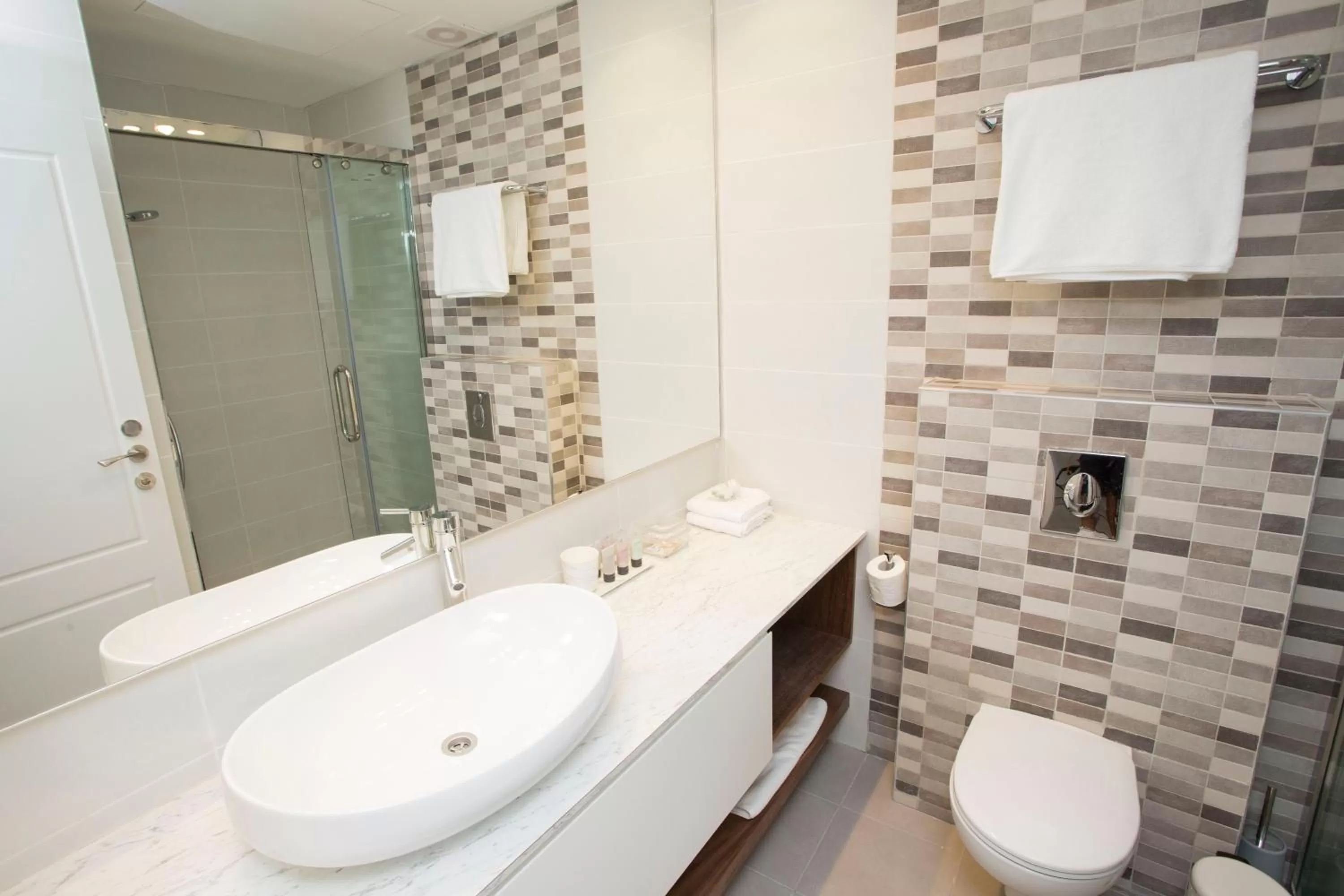 Shower, Bathroom in Emilia TLV