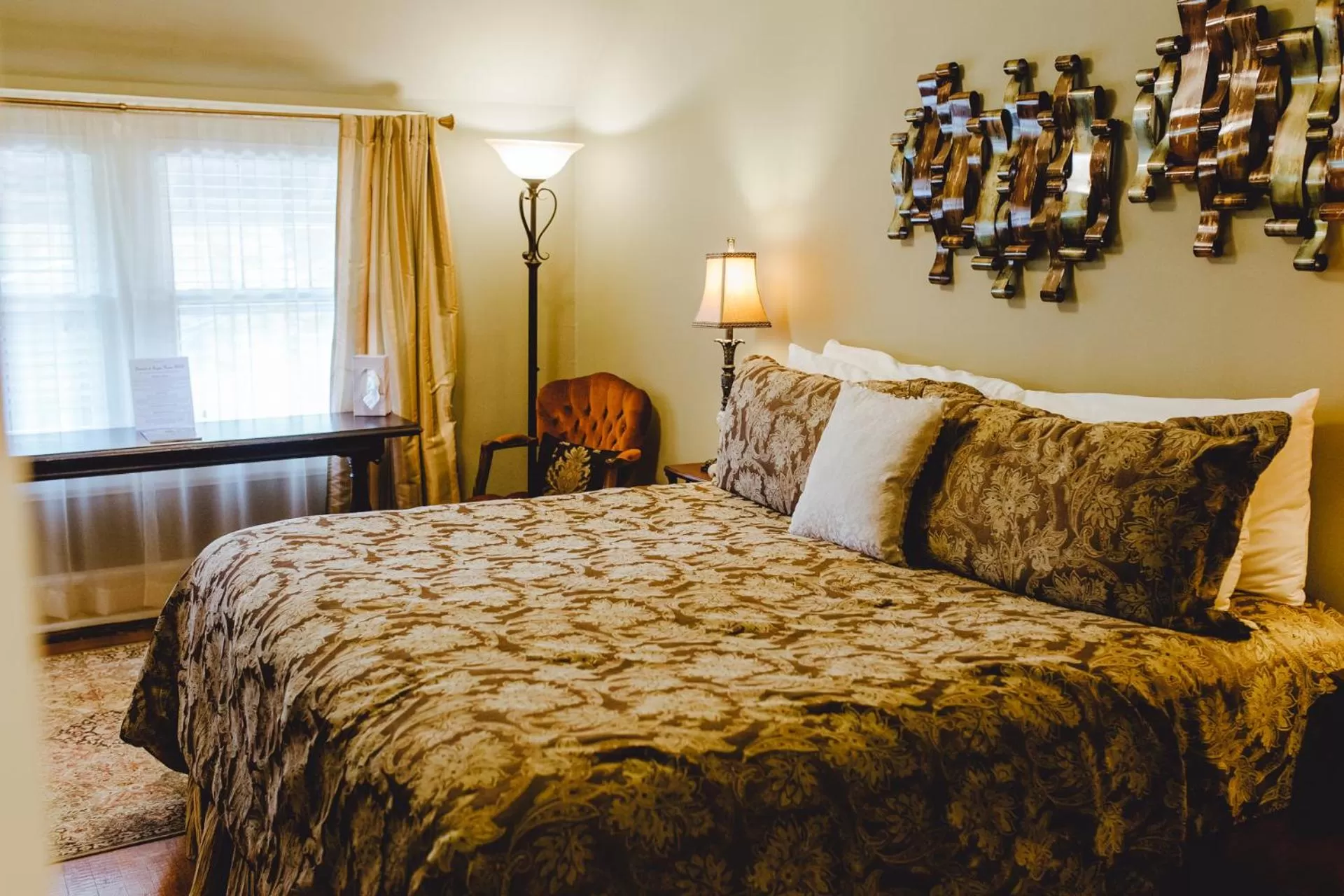 Bed in Leonard at Logan House