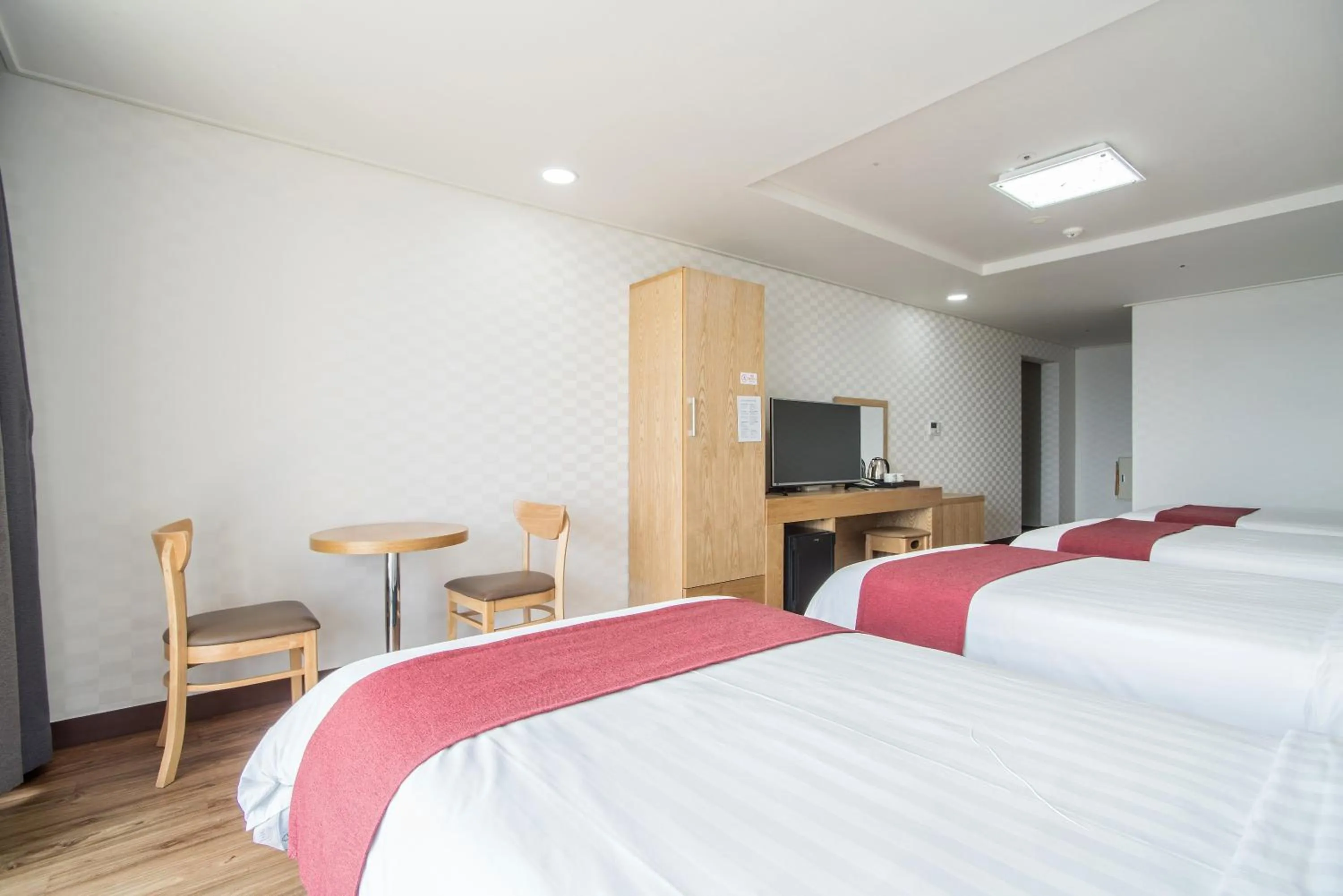 Photo of the whole room, Bed in Breeze Bay Hotel