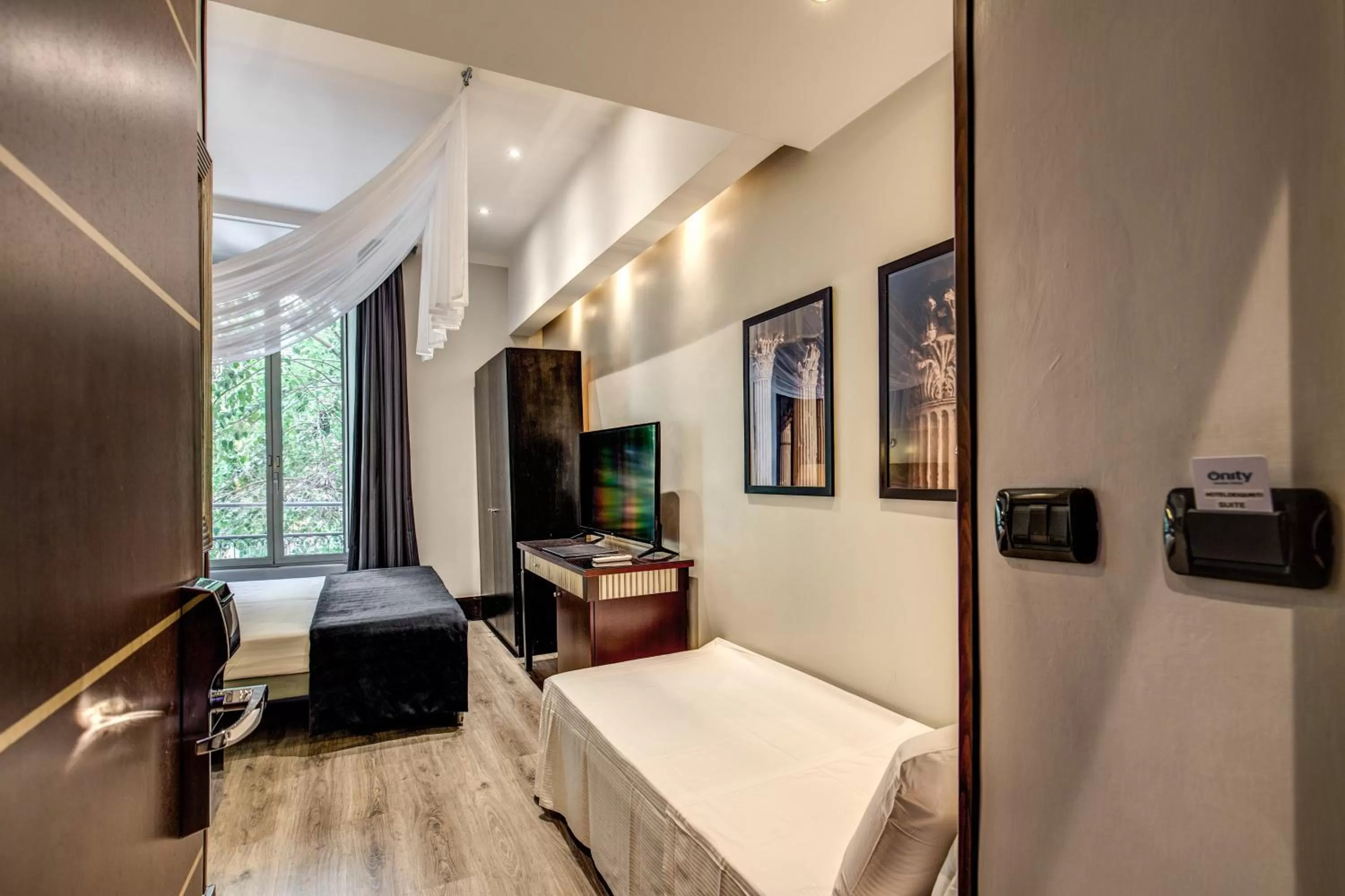 Photo of the whole room, Bed in Hotel Giuggioli