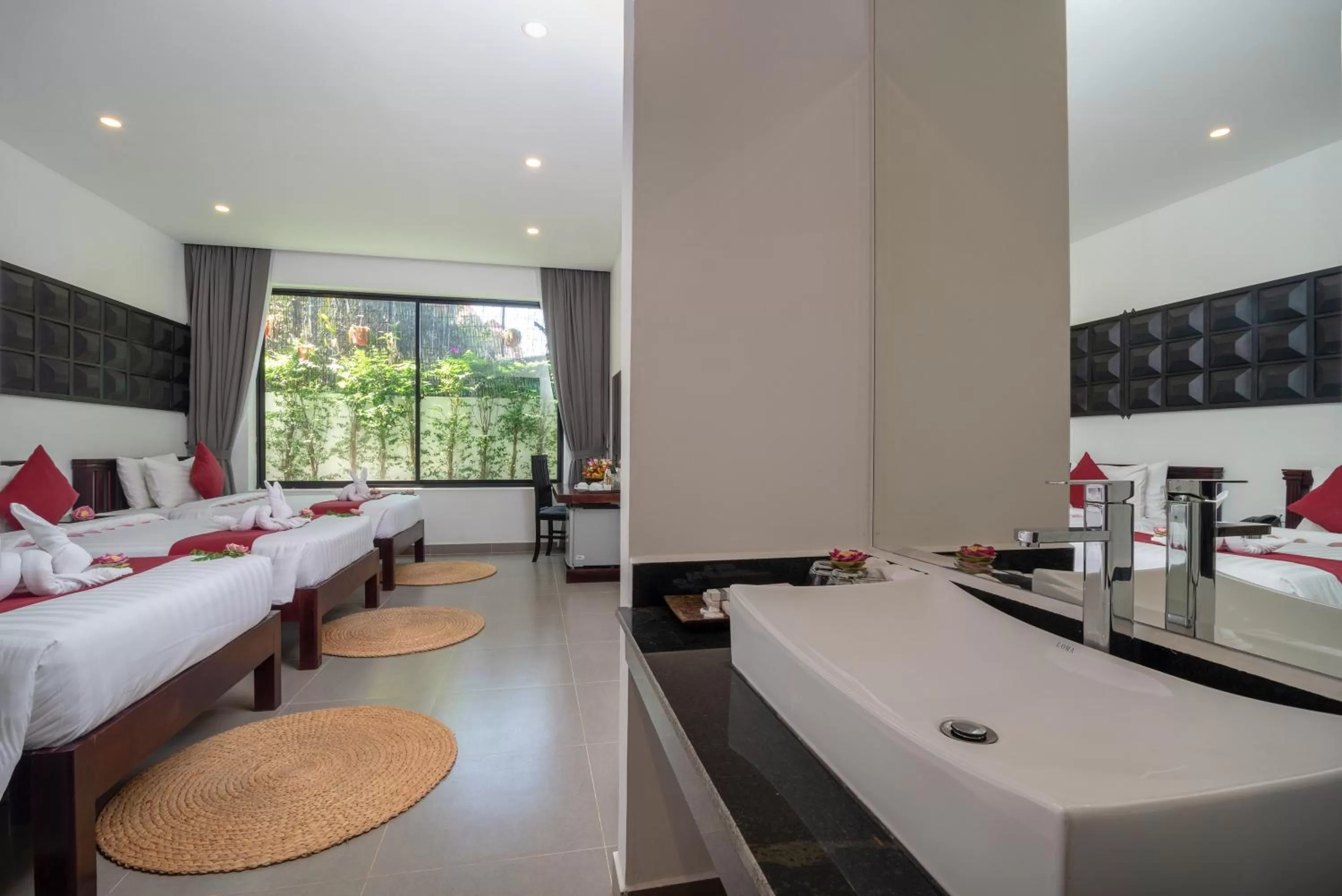 Bed, Bathroom in Ladear Privilege Rooms