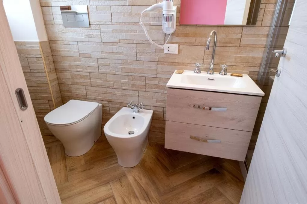 Bathroom in IL MASCHERONE