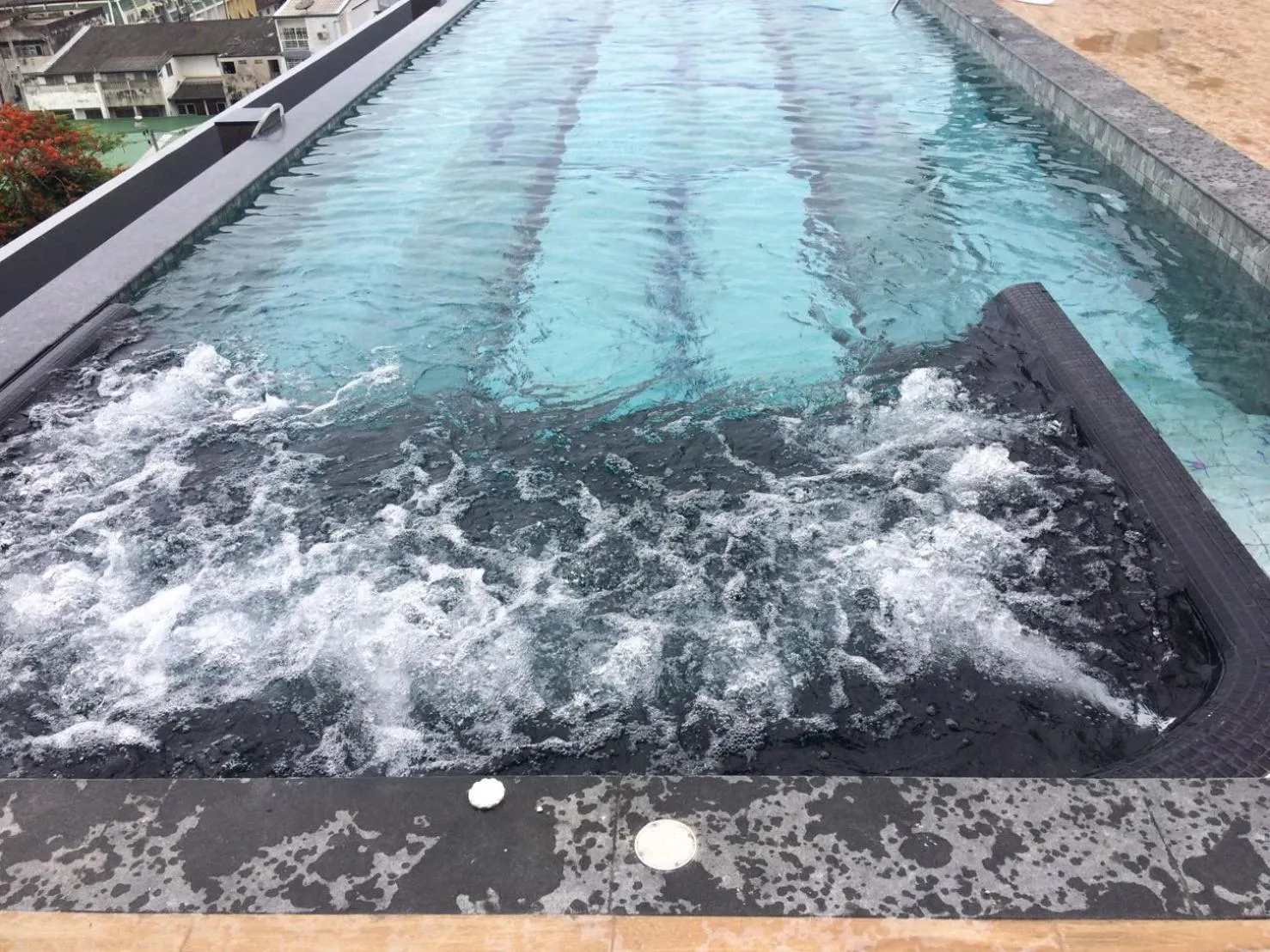 Swimming pool in Chezzotel Pattaya