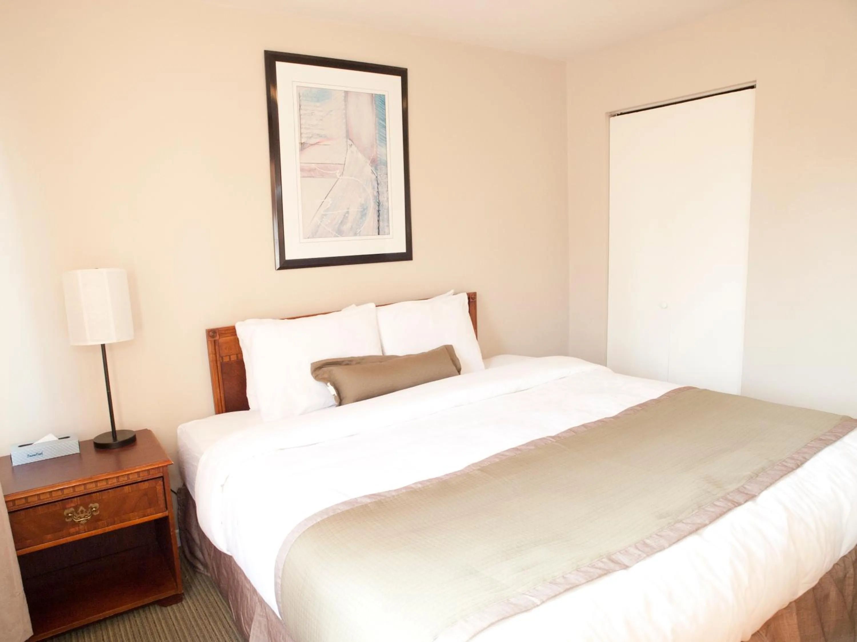 Bedroom in Beausejour Hotel Apartments/Hotel Dorval