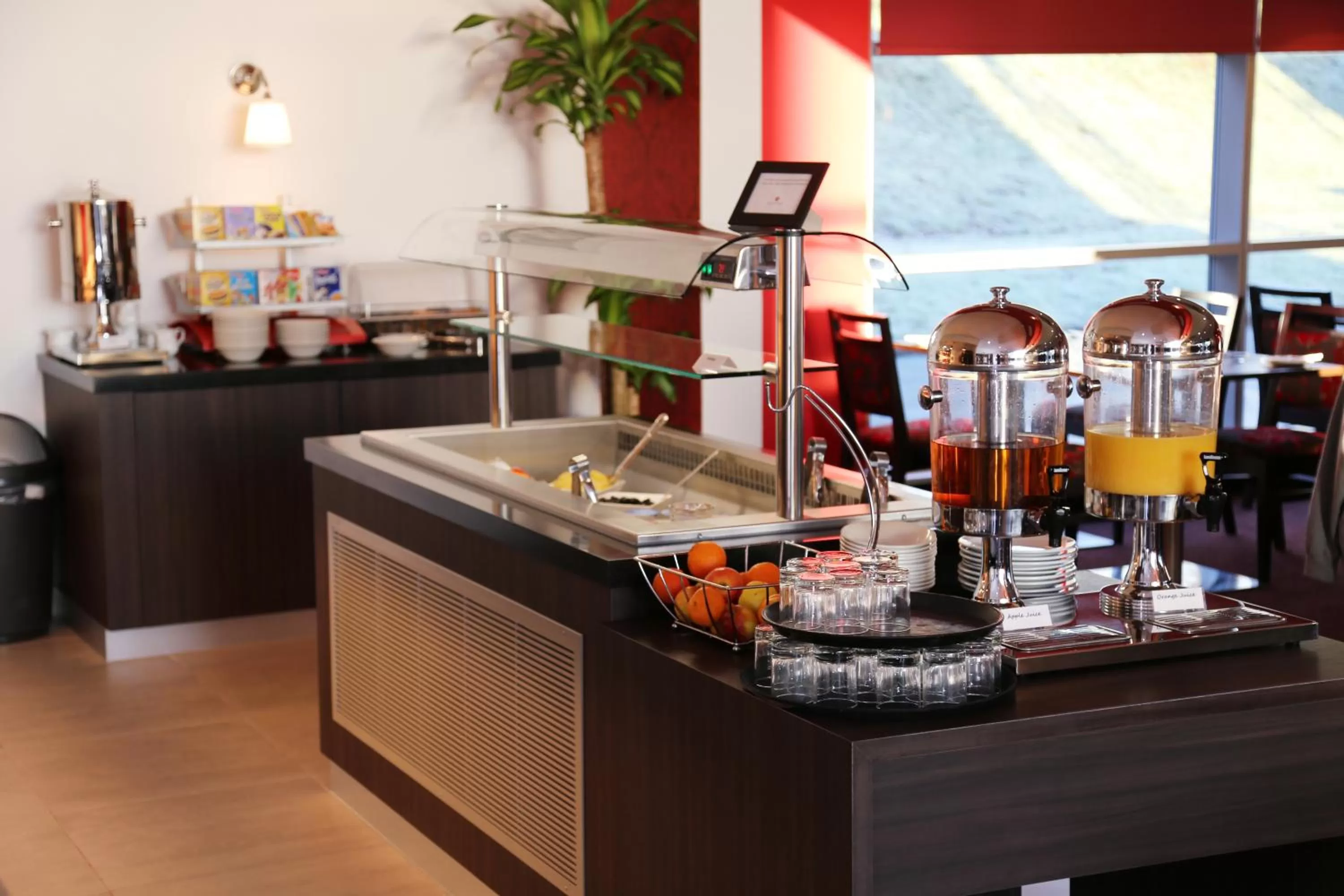 Restaurant/places to eat in Ramada Wakefield