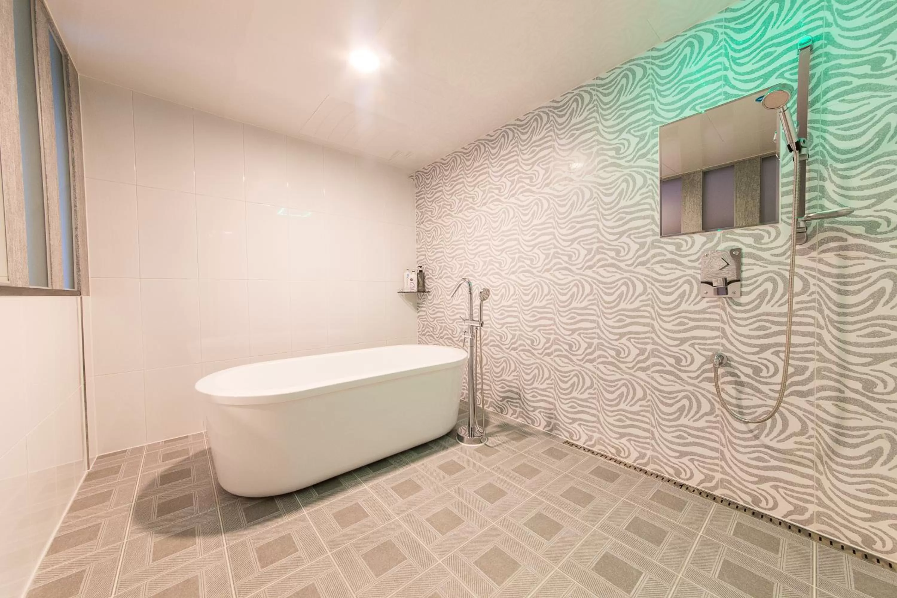 Hot Tub in Boutique Hotel SB Yeouido