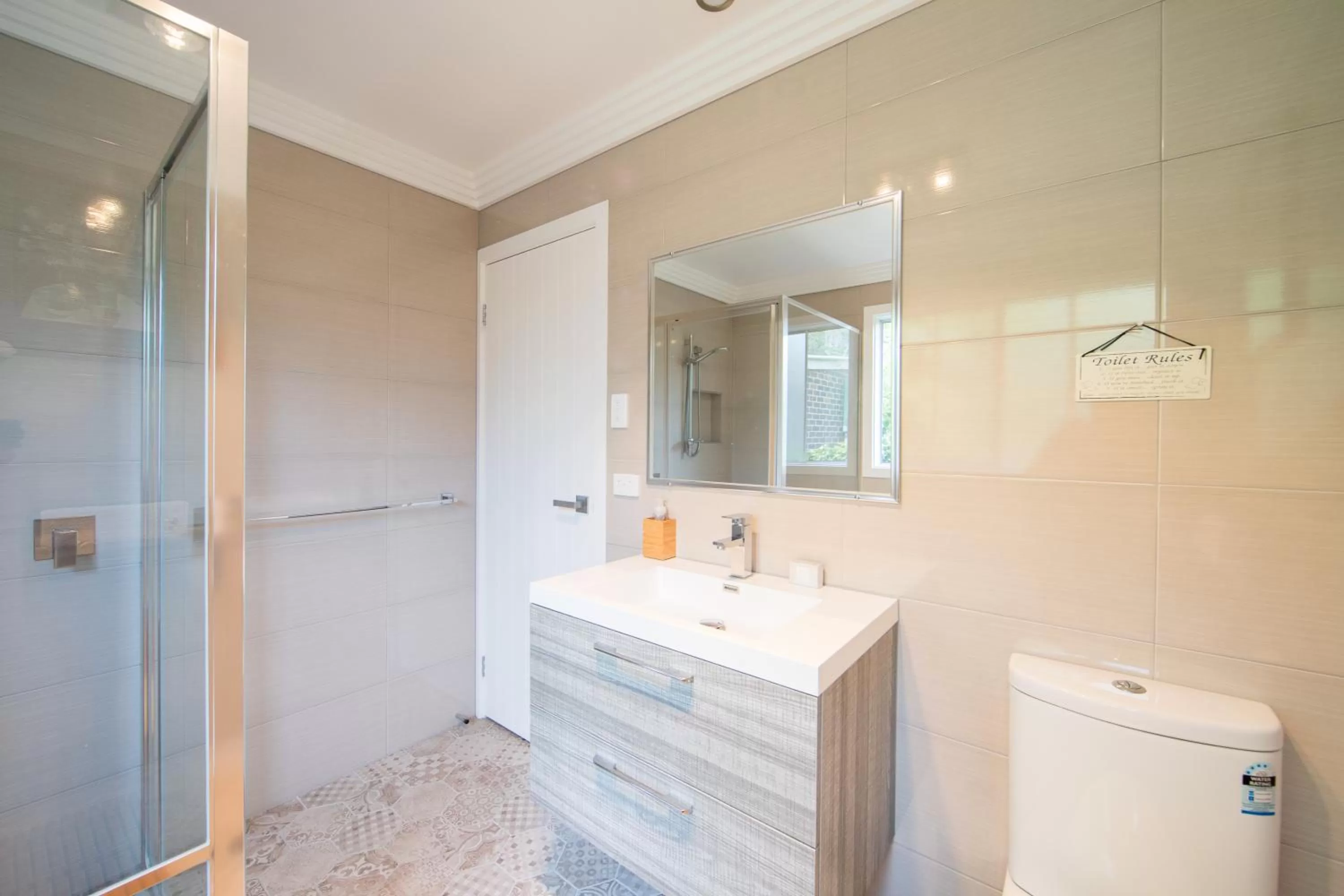 Bathroom in Armidale Cottage on Barney - House 2