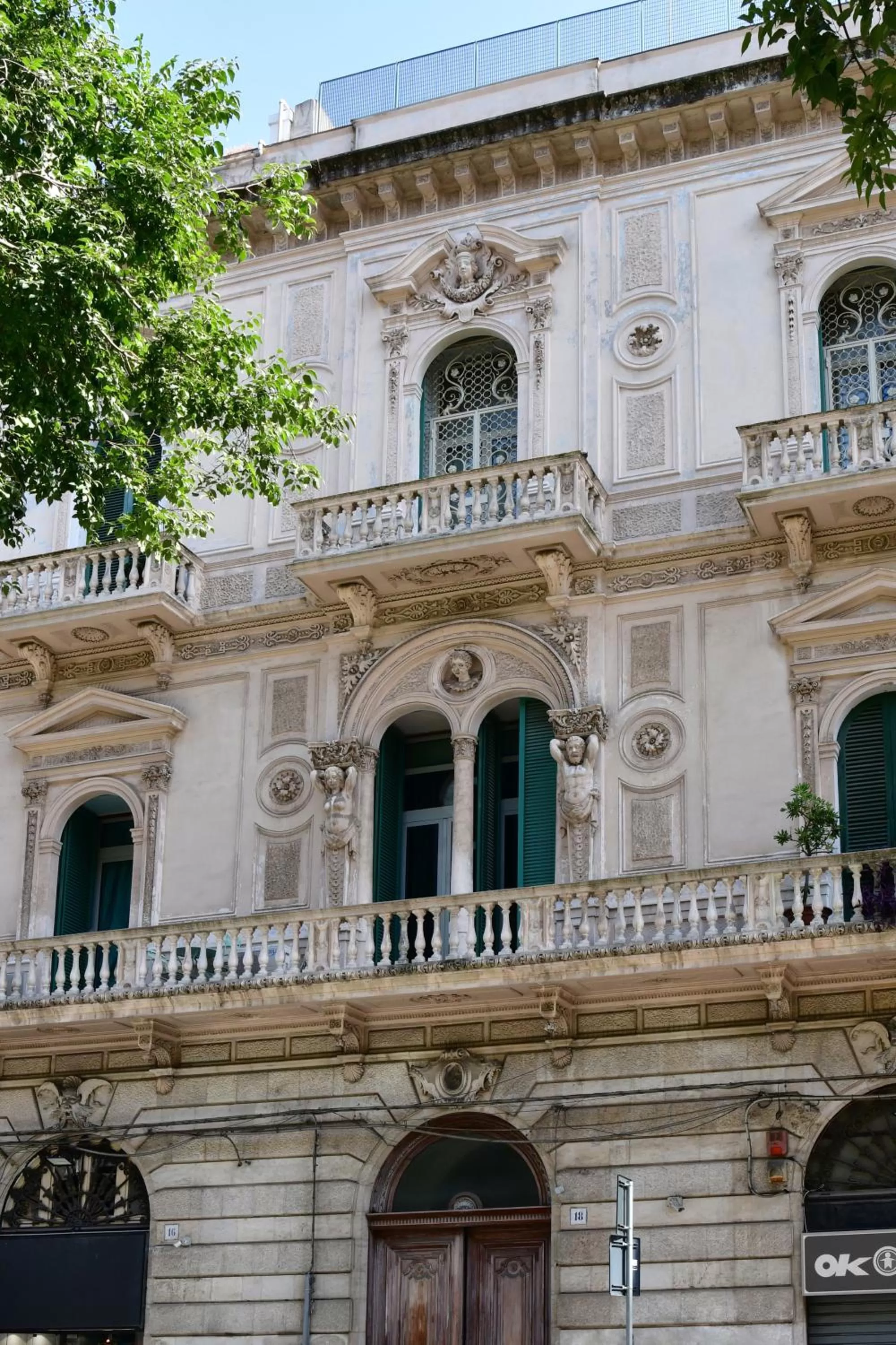 Facade/entrance in Sisuites