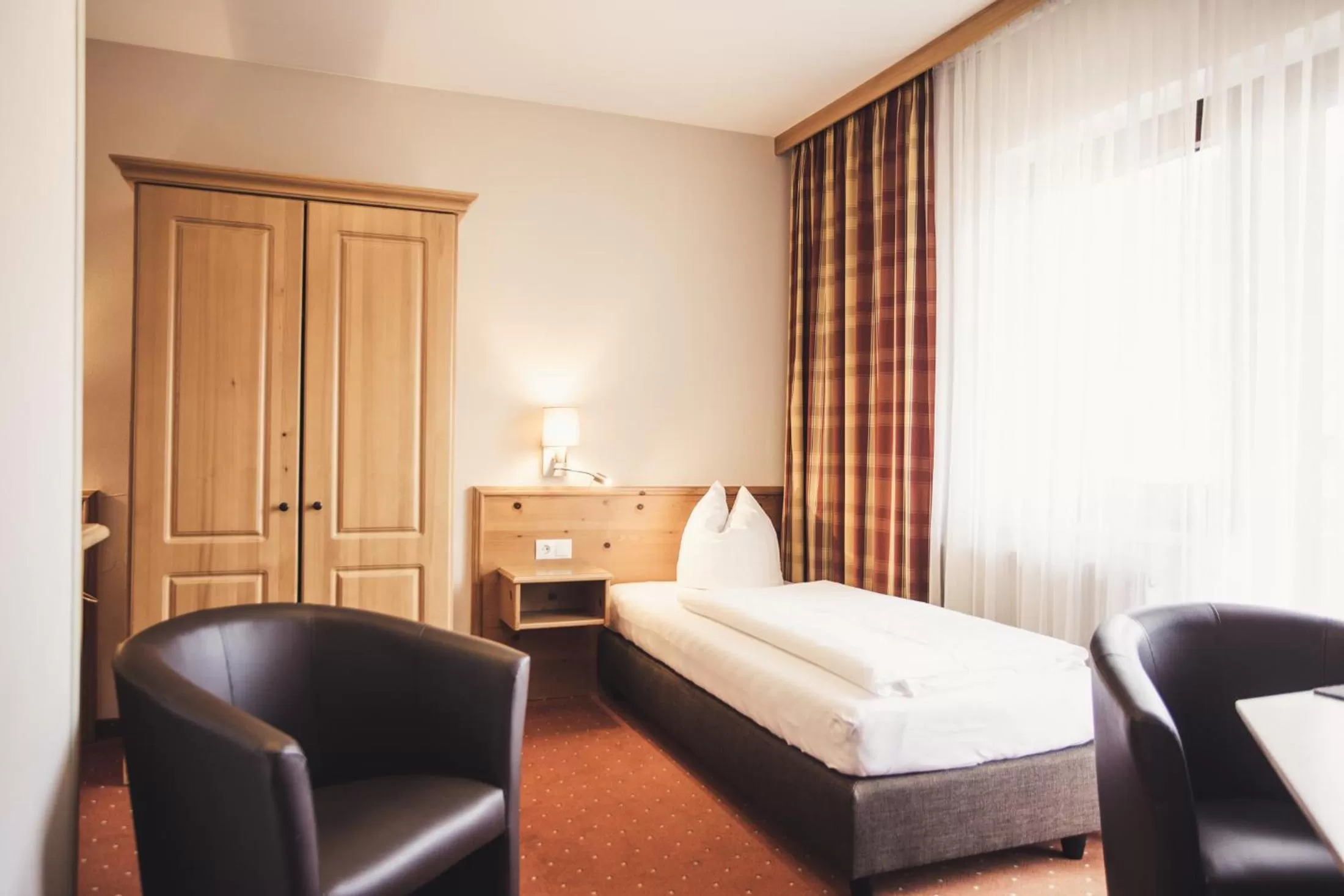 Photo of the whole room, Bed in Hotel Johanna mitten im Ötztal