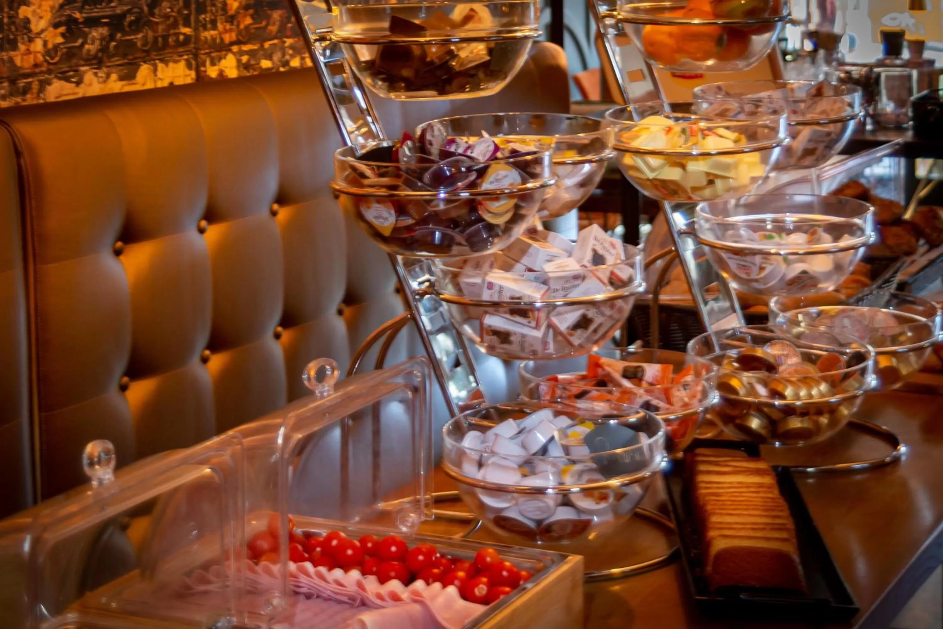 Buffet breakfast in Valkenhof