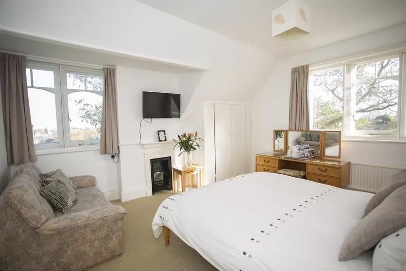 TV and multimedia, Bed in Sunnycroft