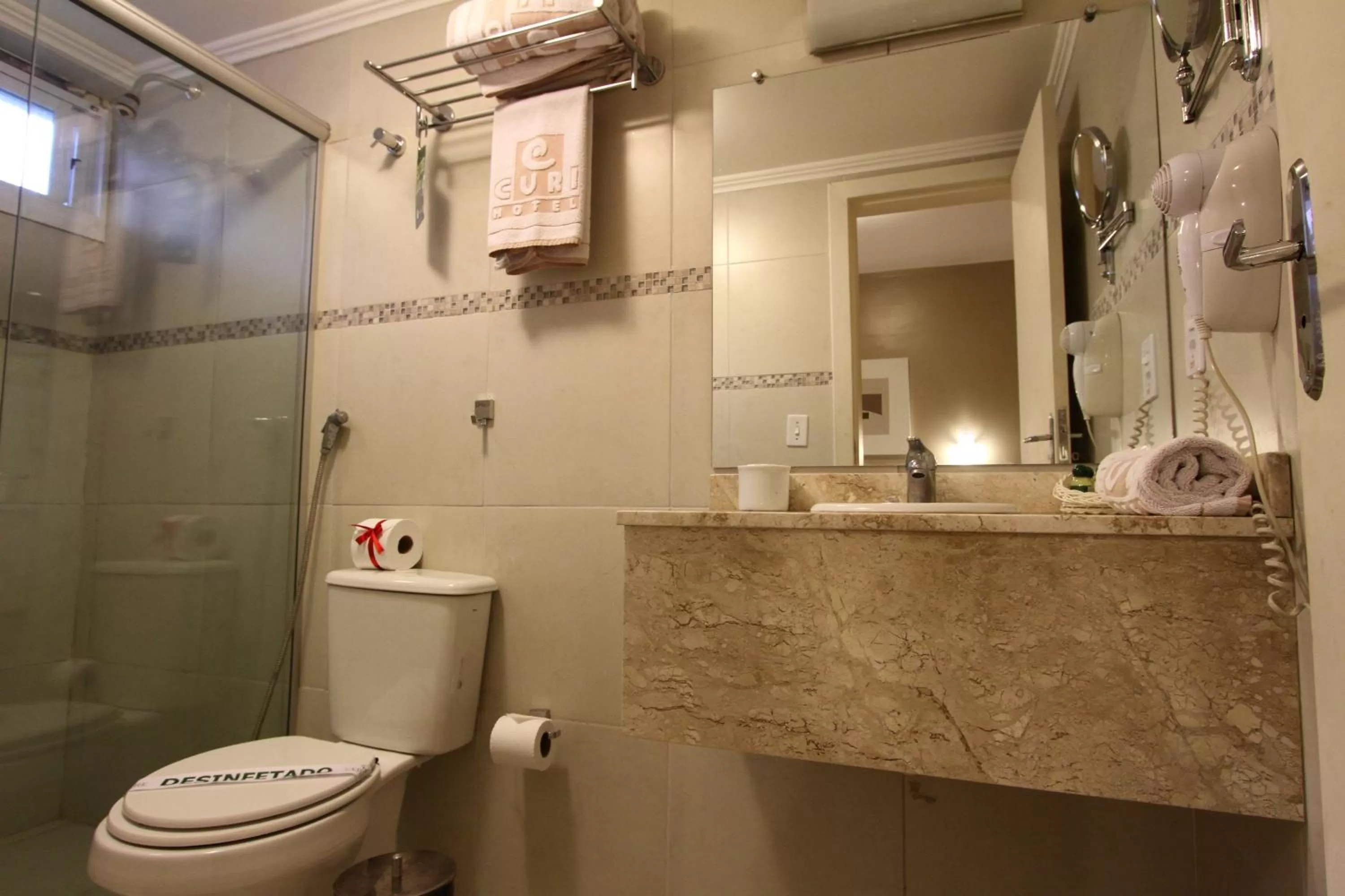 Bathroom in Hotel Curi Executive