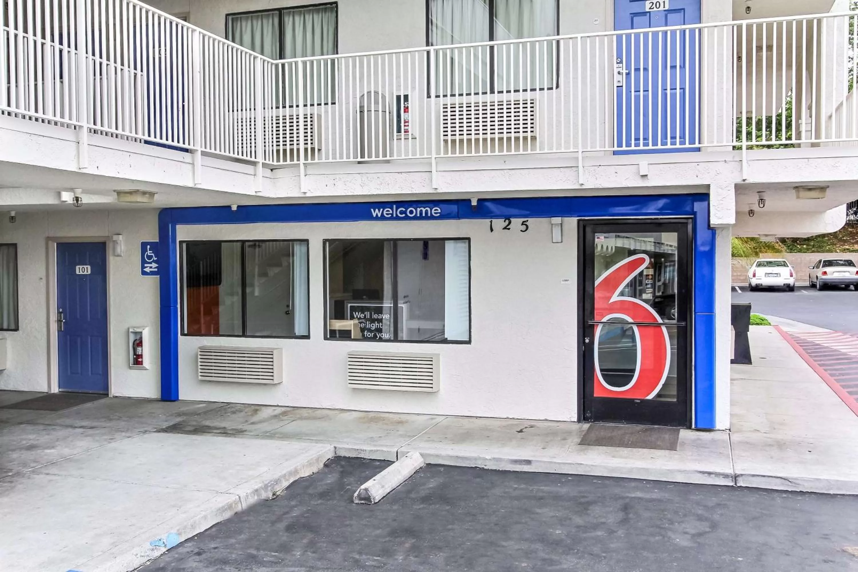 Property building in Motel 6-Watsonville, CA - Monterey Area