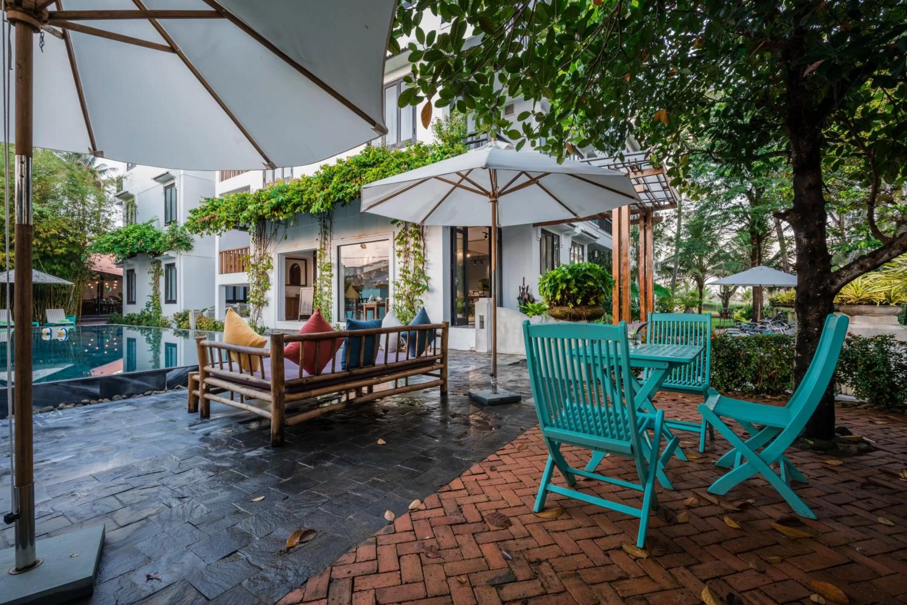 Swimming pool in Tra Que Mansion