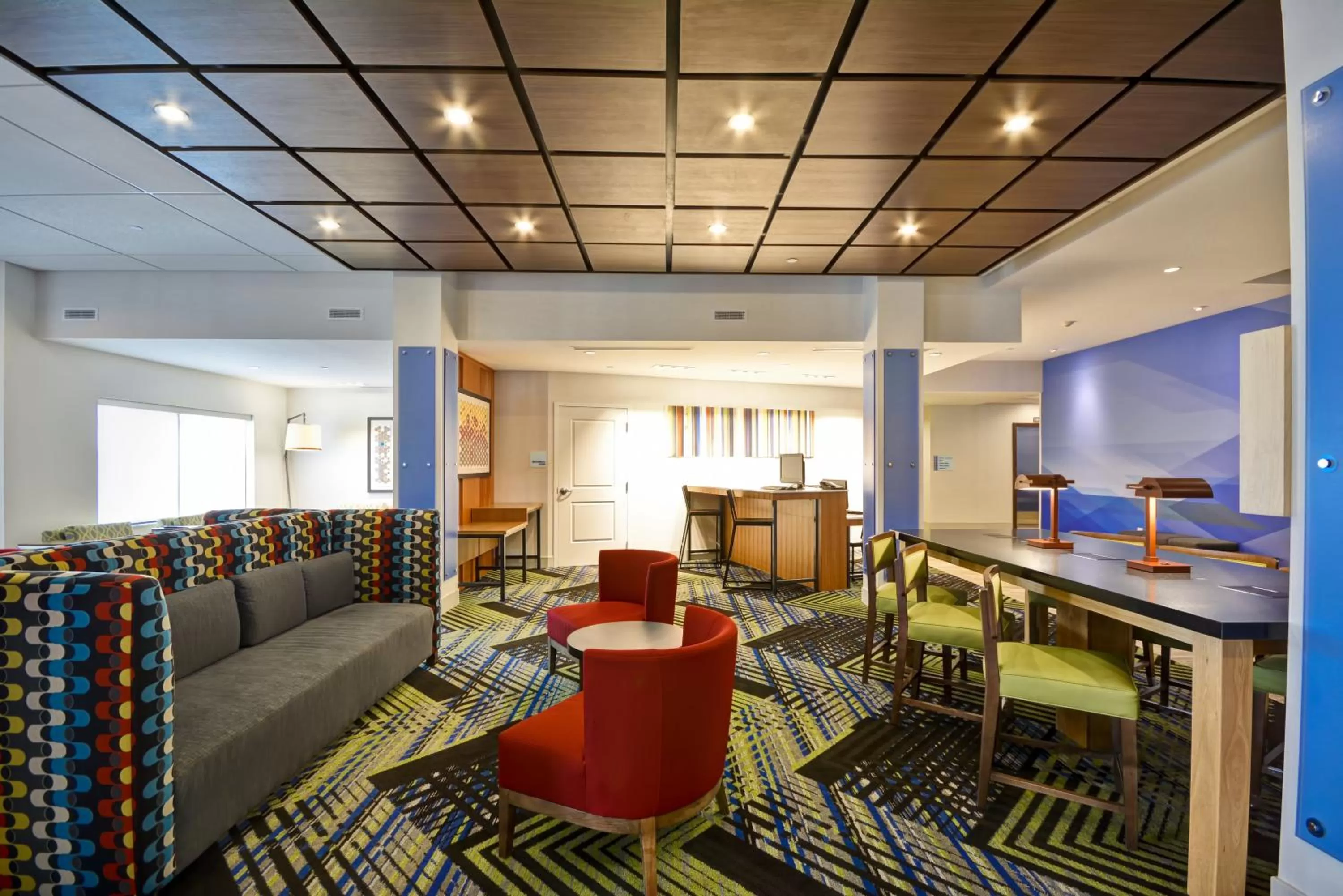 Property building in Holiday Inn Express - Evansville by IHG