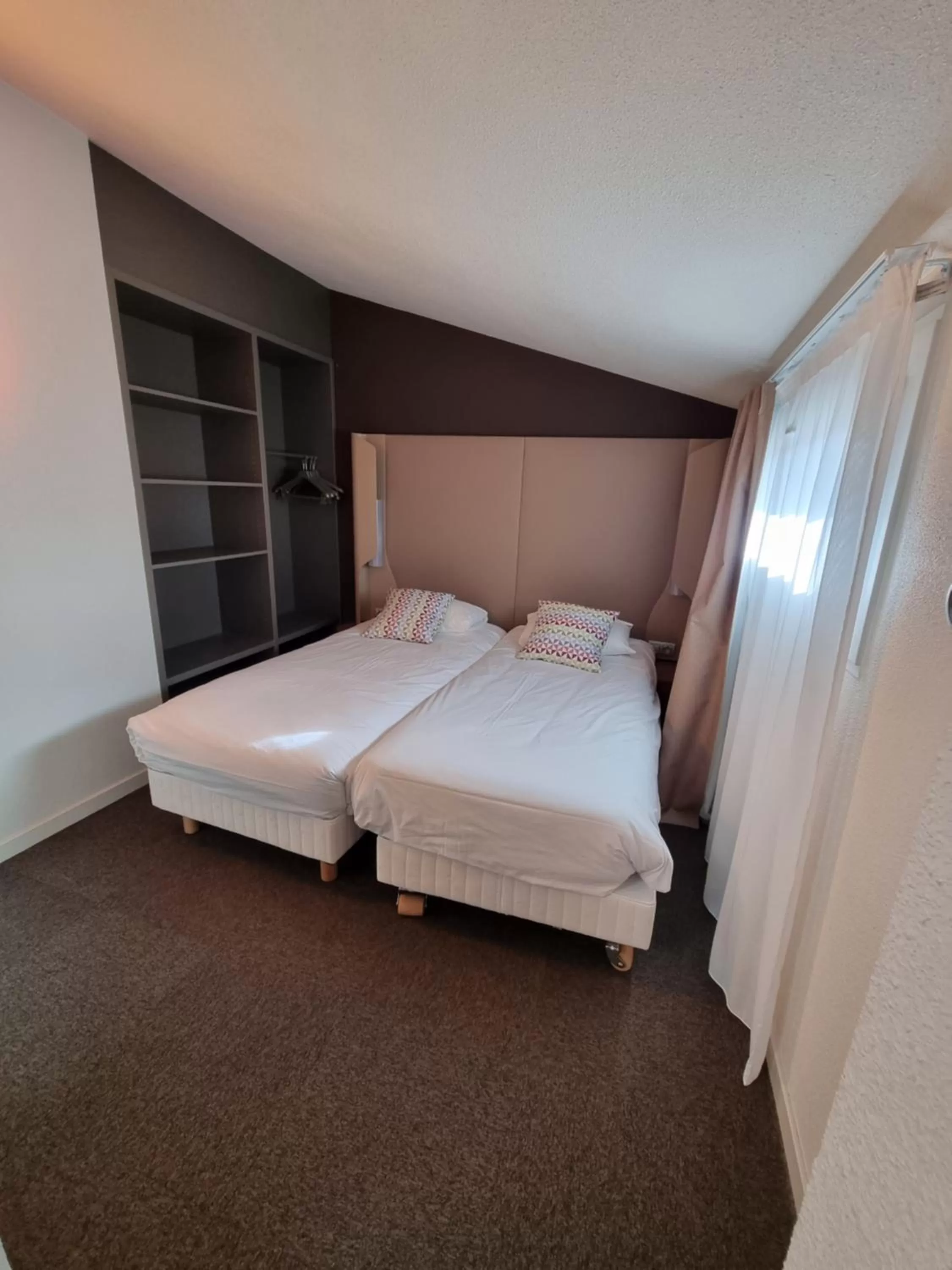 Bedroom, Bed in Campanile Toulouse - Blagnac Aéroport