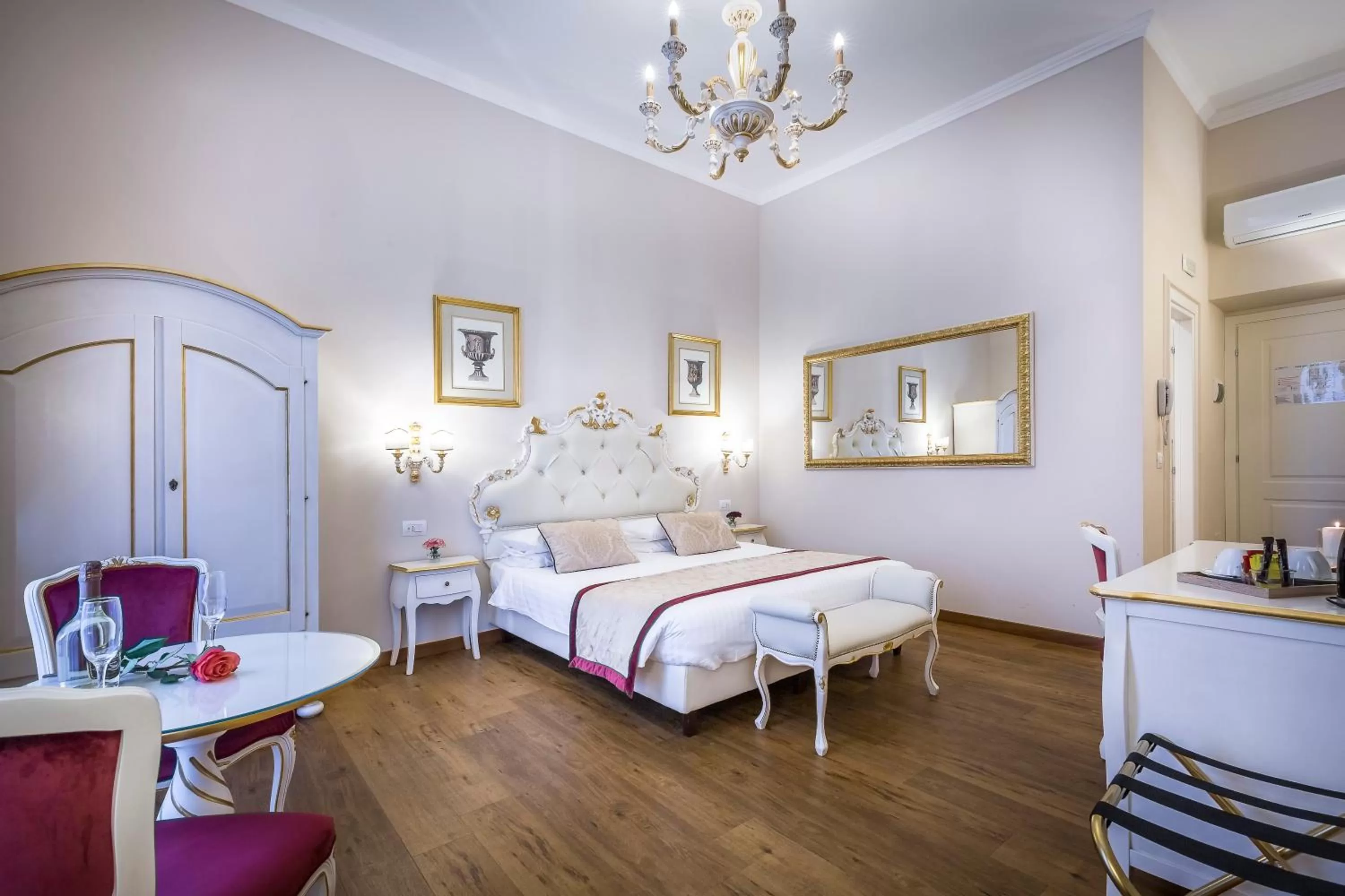 Bedroom, Bed in B&B La Terrazza Sul Duomo