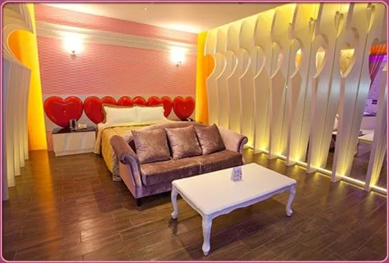 Decorative detail in Wei Feng Hotel - Kaohsiung