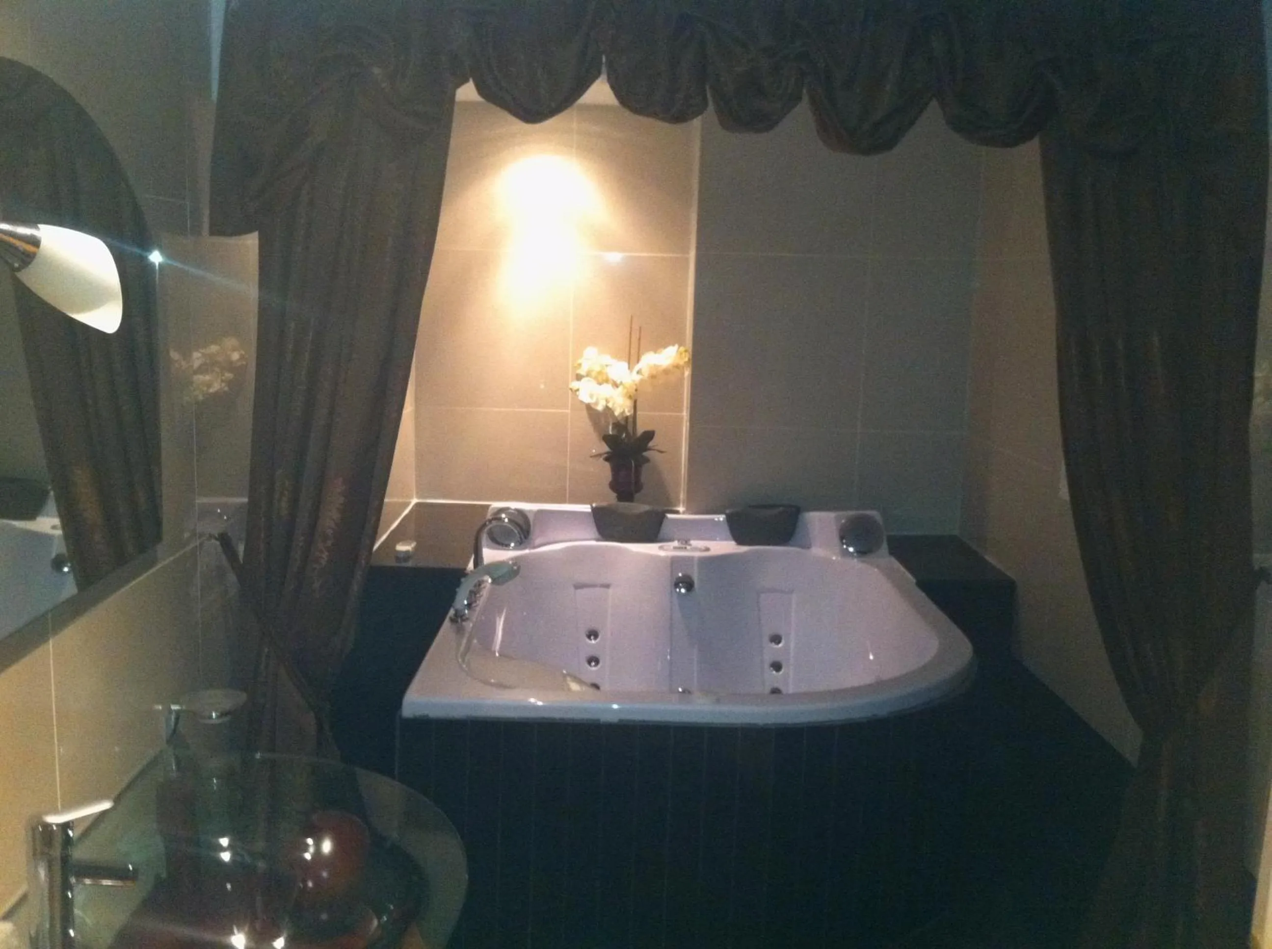 Bathroom in Durrant House Hotel