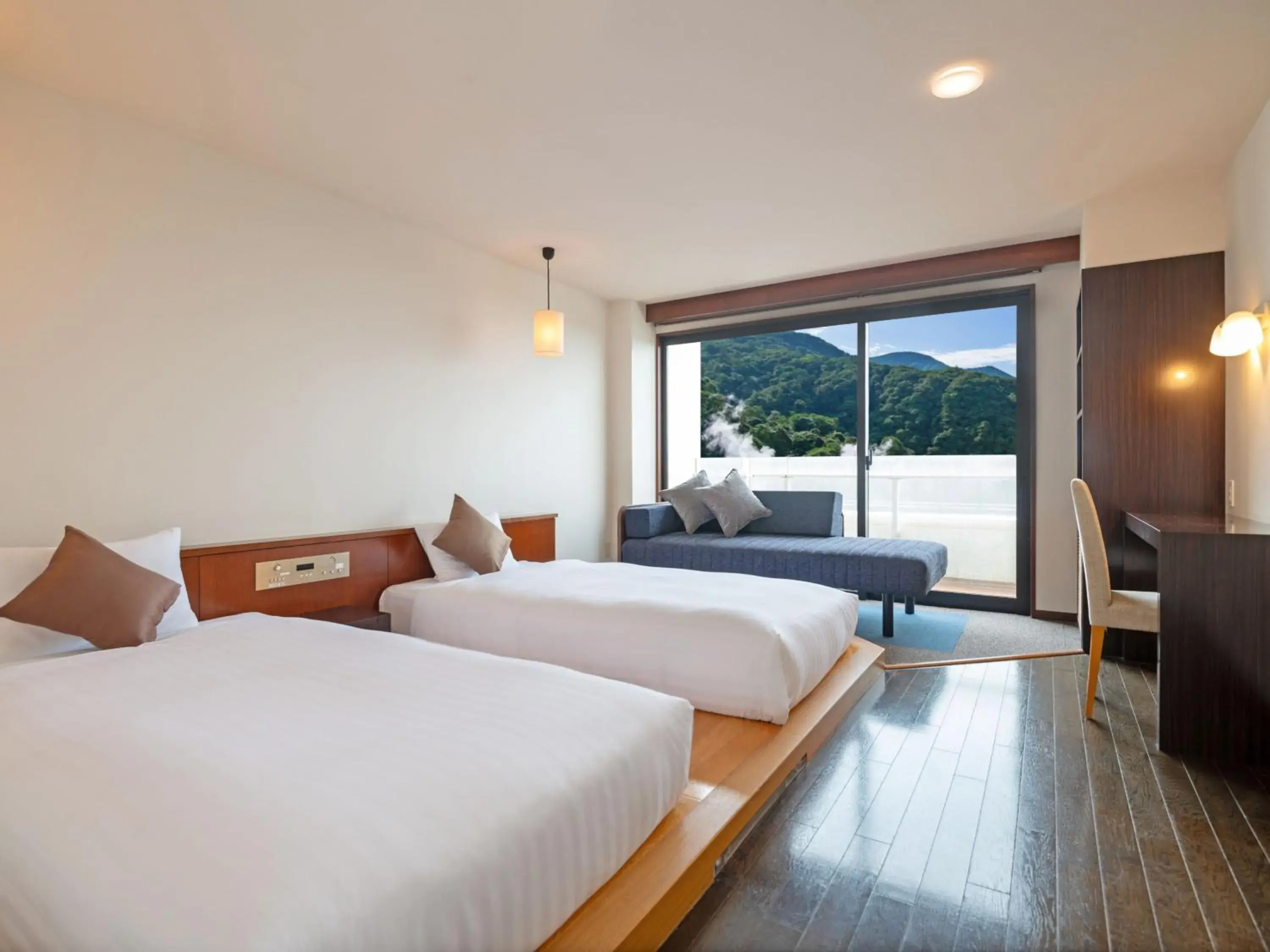 Superior Twin Room with View - single occupancy in Kirishima Kokusai Hotel Superior Twin Room with View - single occupancy in Kirishima Kokusai Hotel