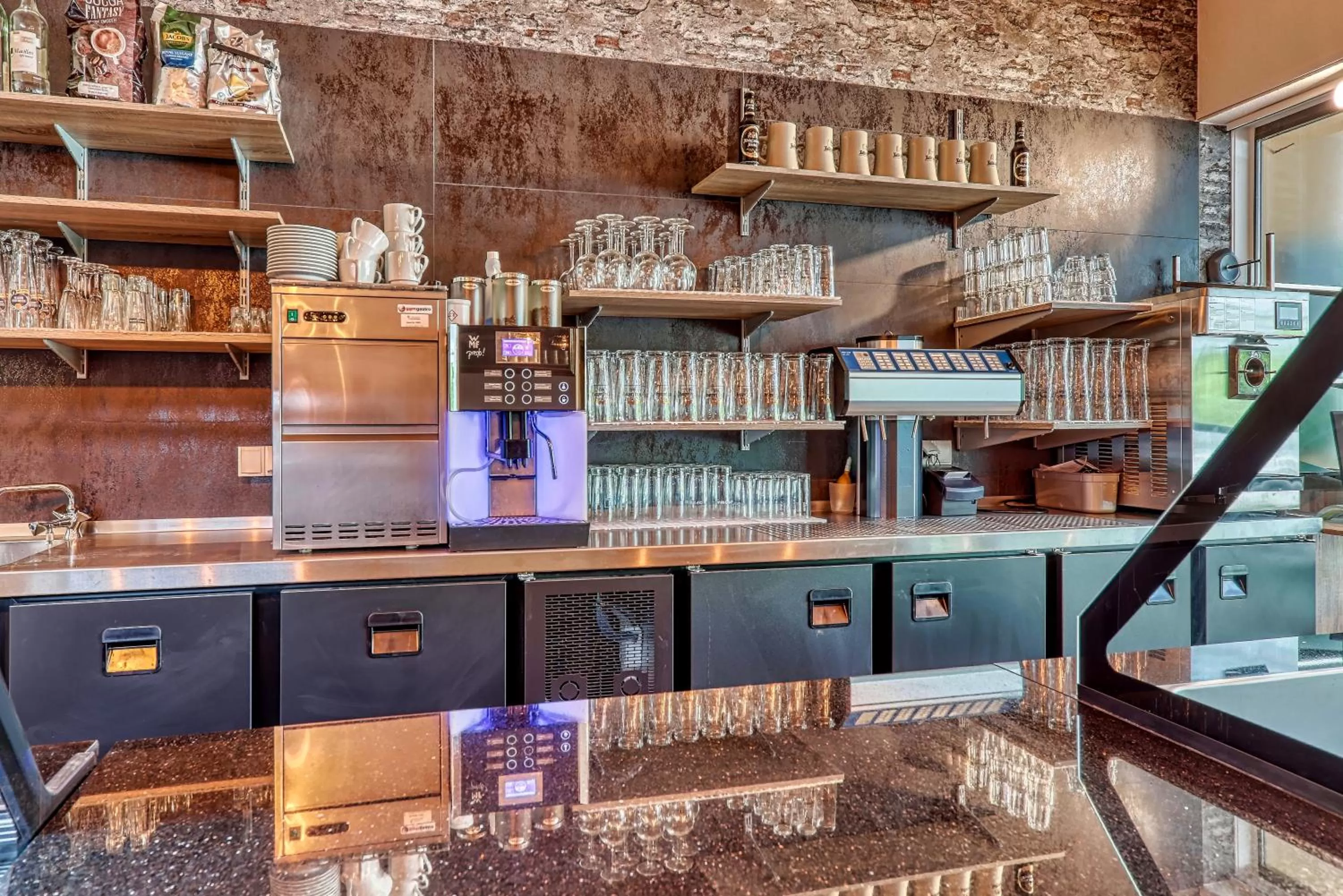 Restaurant/places to eat in Kurpension Freudenstein