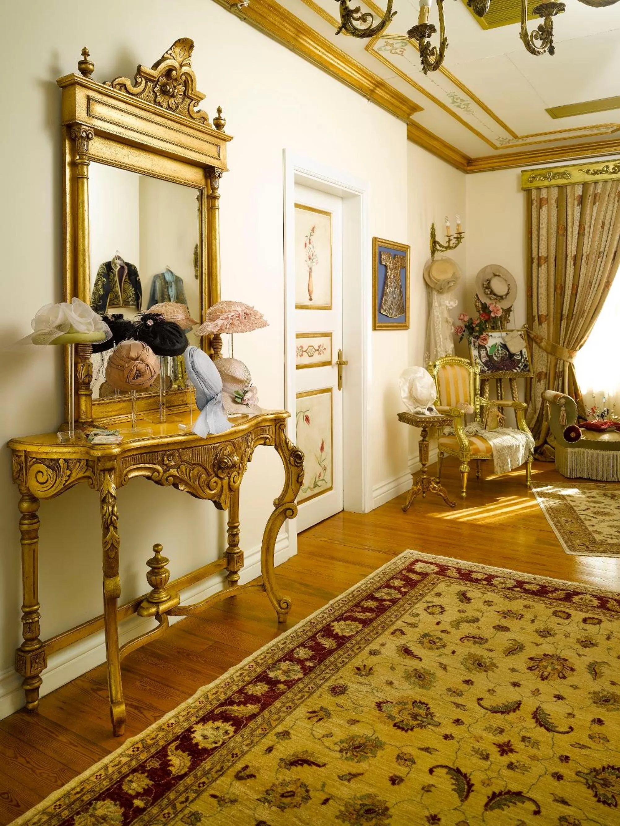 Photo of the whole room in Erten Konak